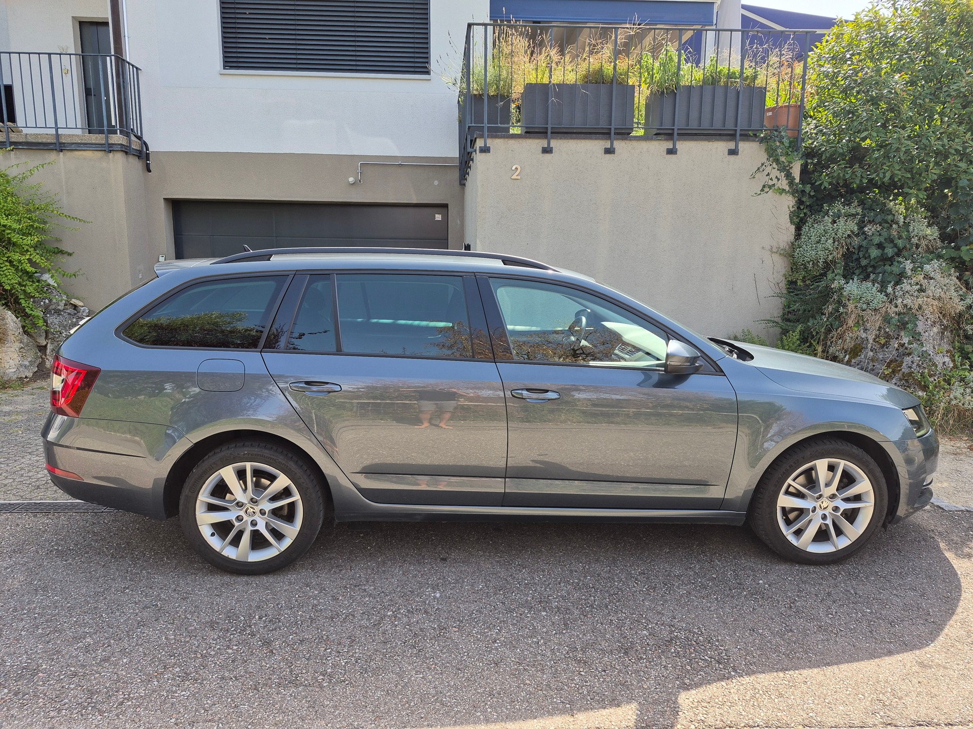 SKODA Combi 2.0 TSI Style 4x4 DSG-image-2