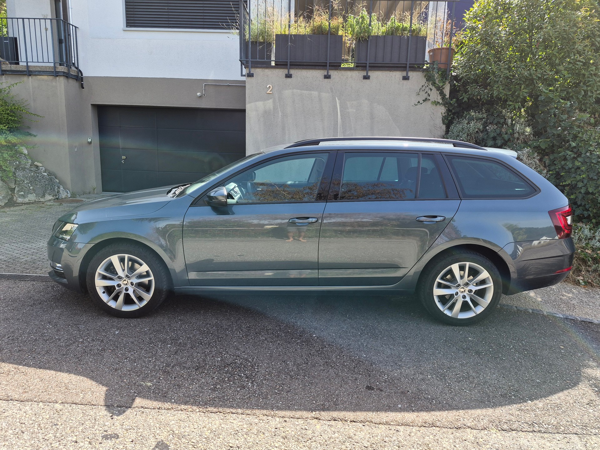 SKODA Combi 2.0 TSI Style 4x4 DSG-image-1