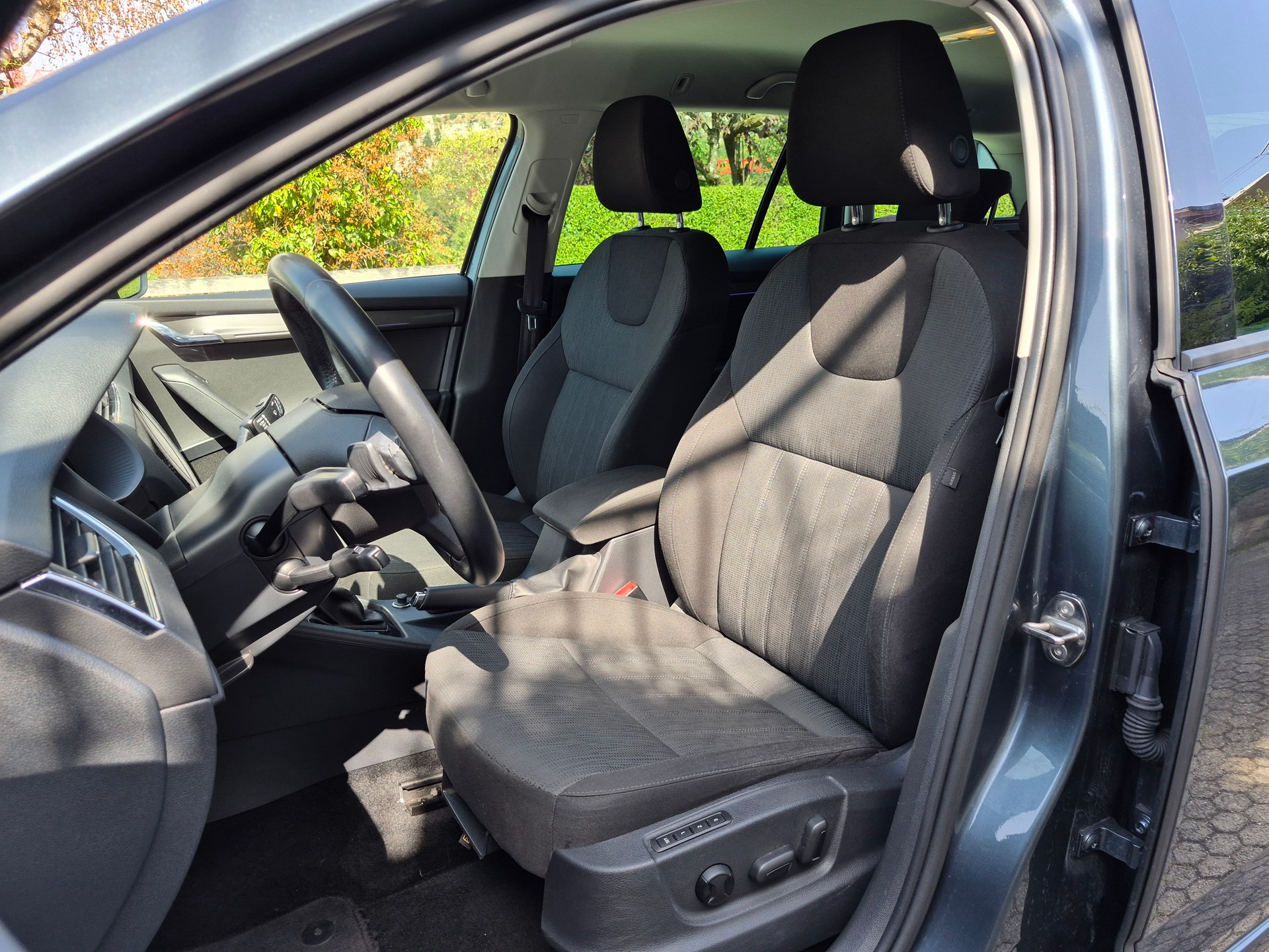 SKODA Combi 2.0 TSI Style 4x4 DSG-image-7