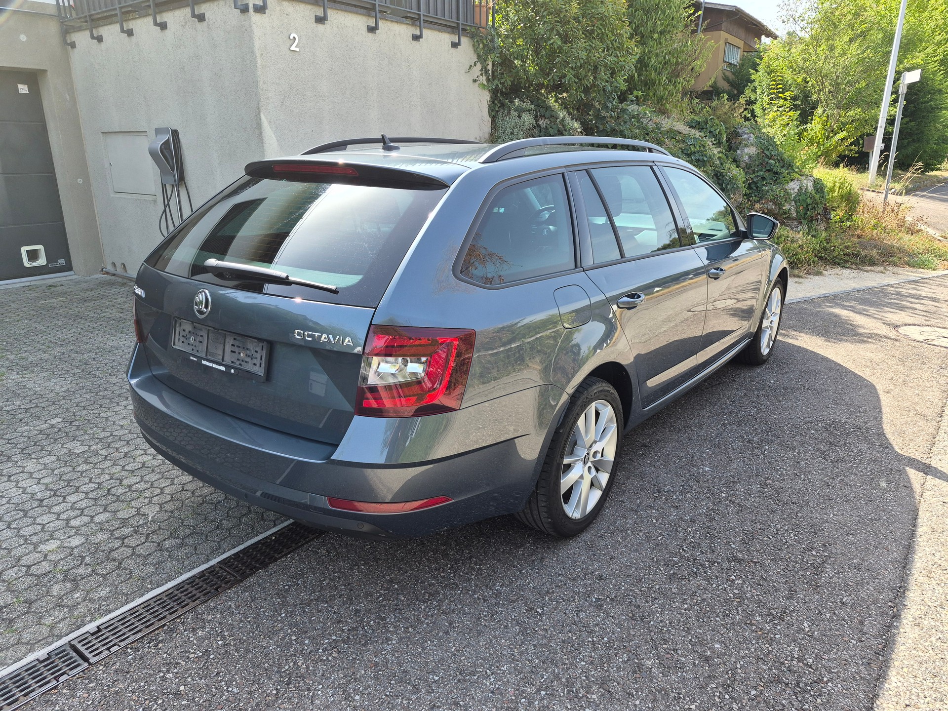SKODA Combi 2.0 TSI Style 4x4 DSG-image-3