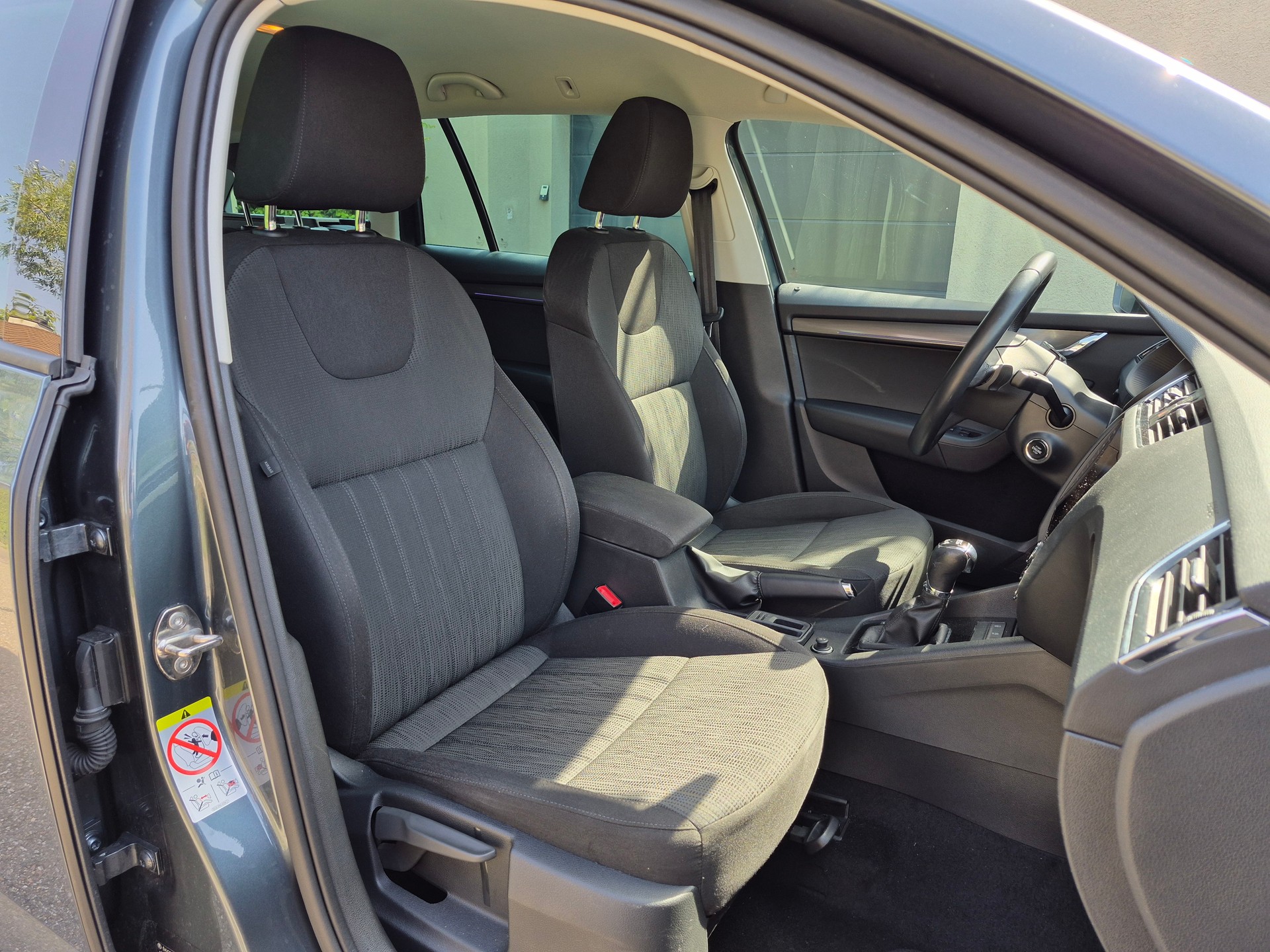 SKODA Combi 2.0 TSI Style 4x4 DSG-image-8