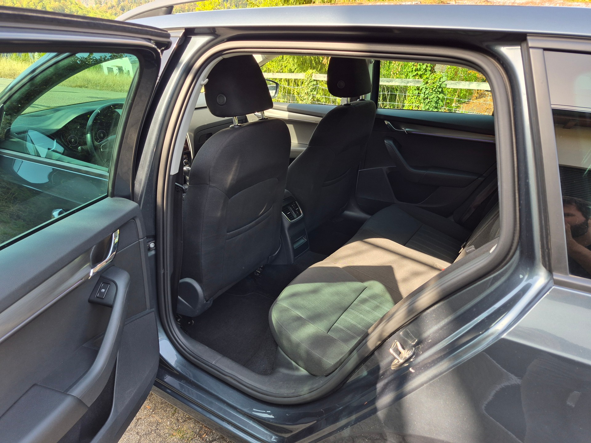 SKODA Combi 2.0 TSI Style 4x4 DSG-image-10
