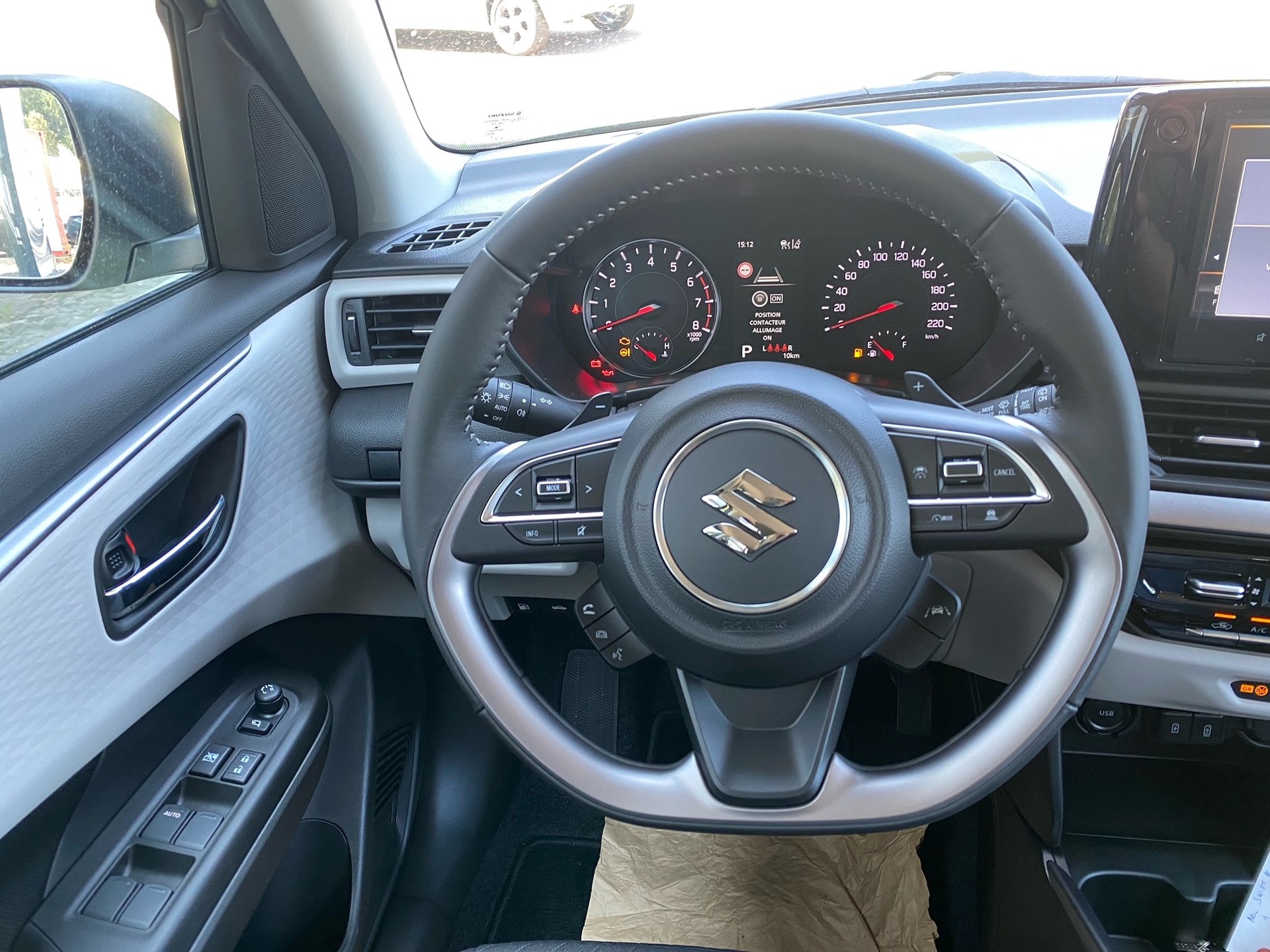 SUZUKI Swift 1.2 1st Edition Hybrid 4x4-image-10
