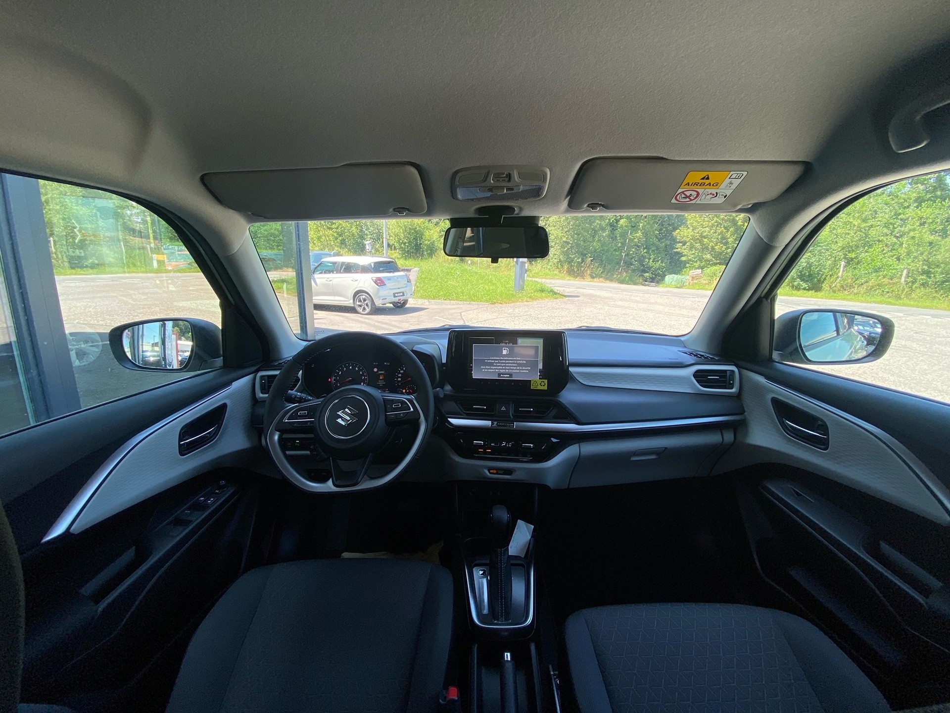SUZUKI Swift 1.2 1st Edition Hybrid 4x4-image-9