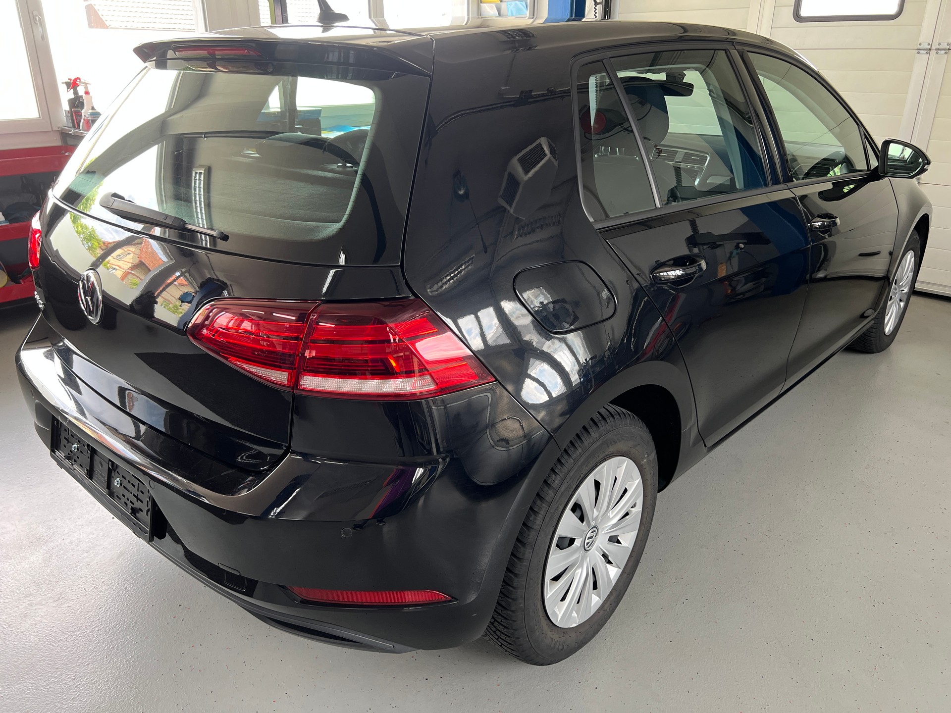 VW Golf 1.0 TSI Trendline-image-3