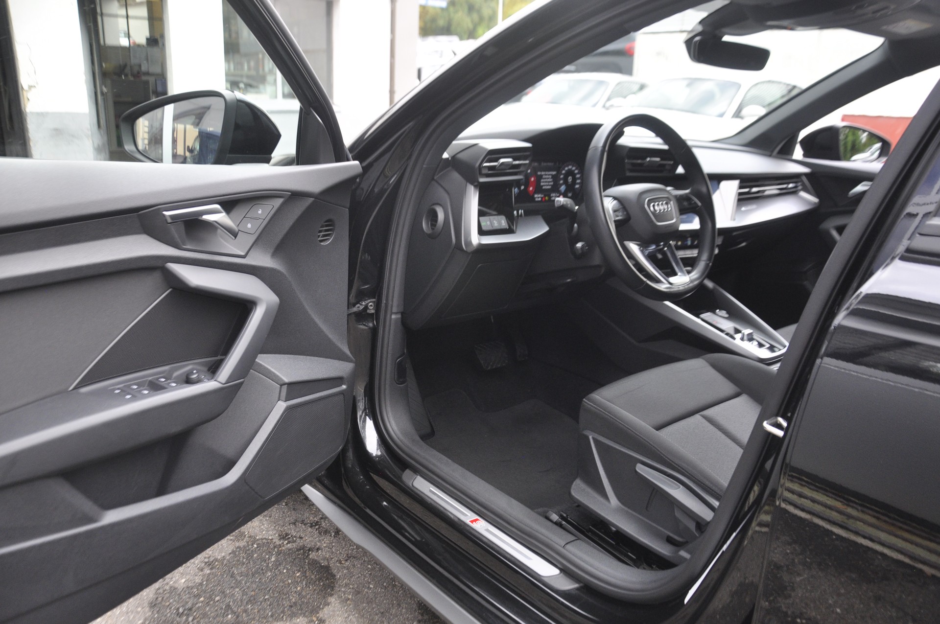 AUDI A3 Sportback 40 TDI S line S-tronic quattro-image-3