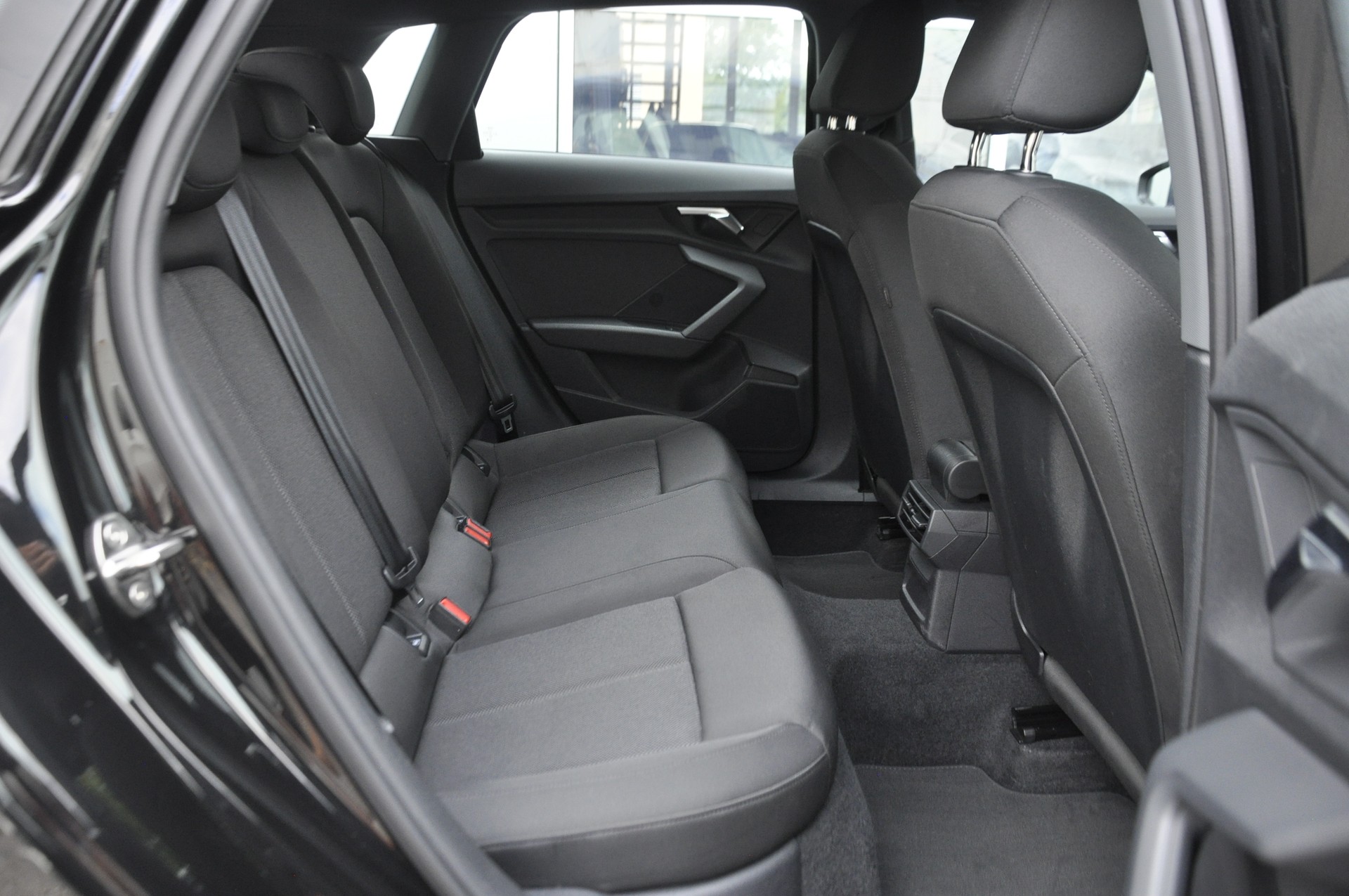 AUDI A3 Sportback 40 TDI S line S-tronic quattro-image-8