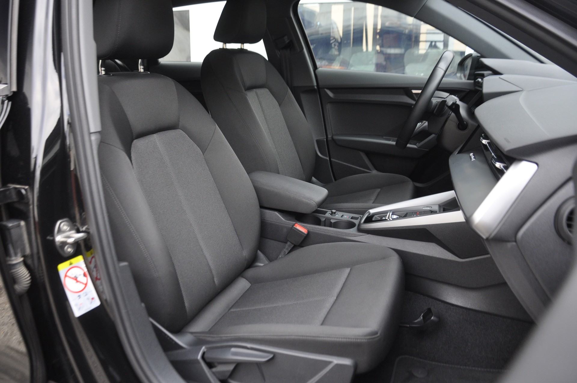 AUDI A3 Sportback 40 TDI S line S-tronic quattro-image-7