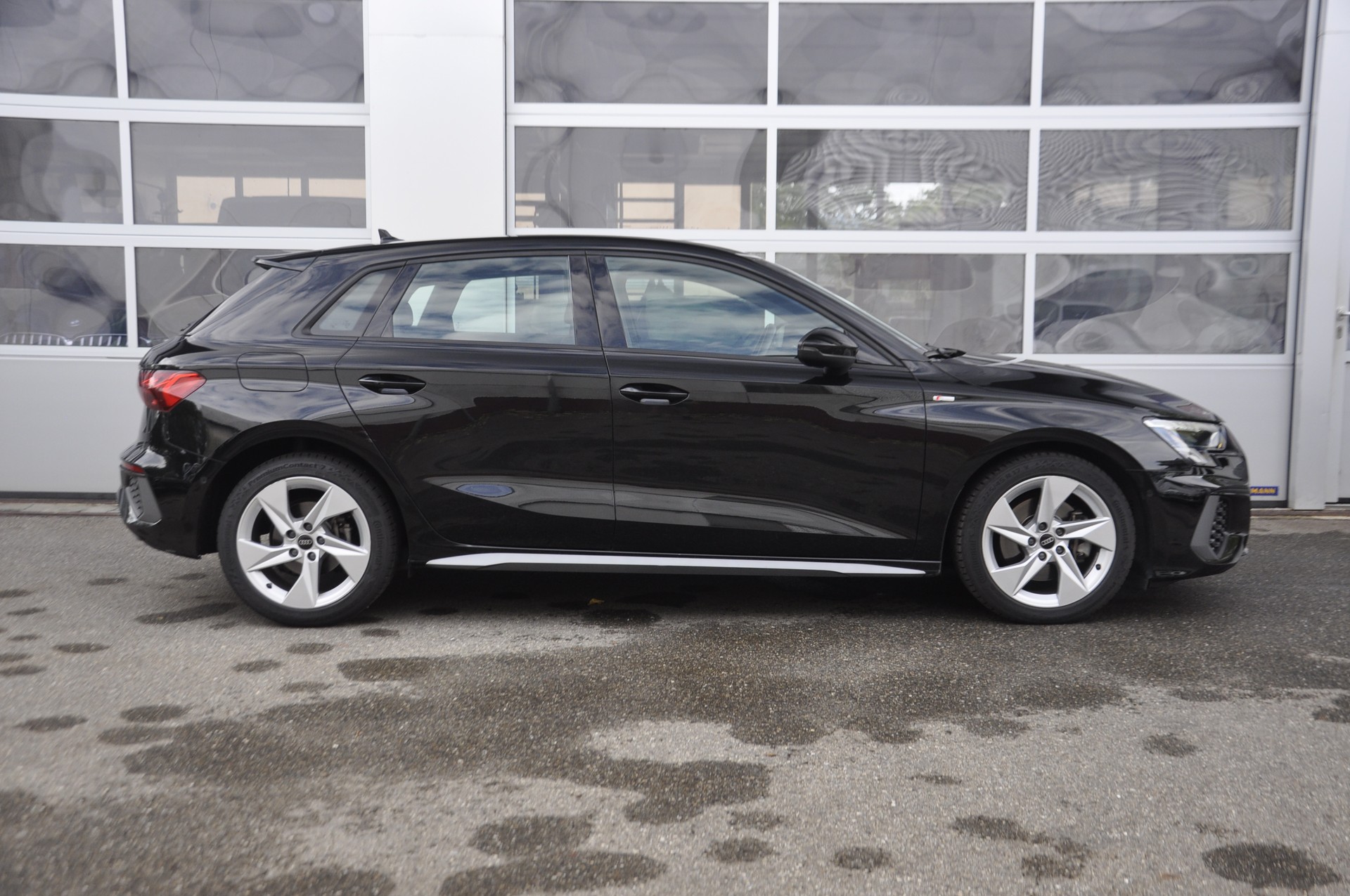 AUDI A3 Sportback 40 TDI S line S-tronic quattro-image-1