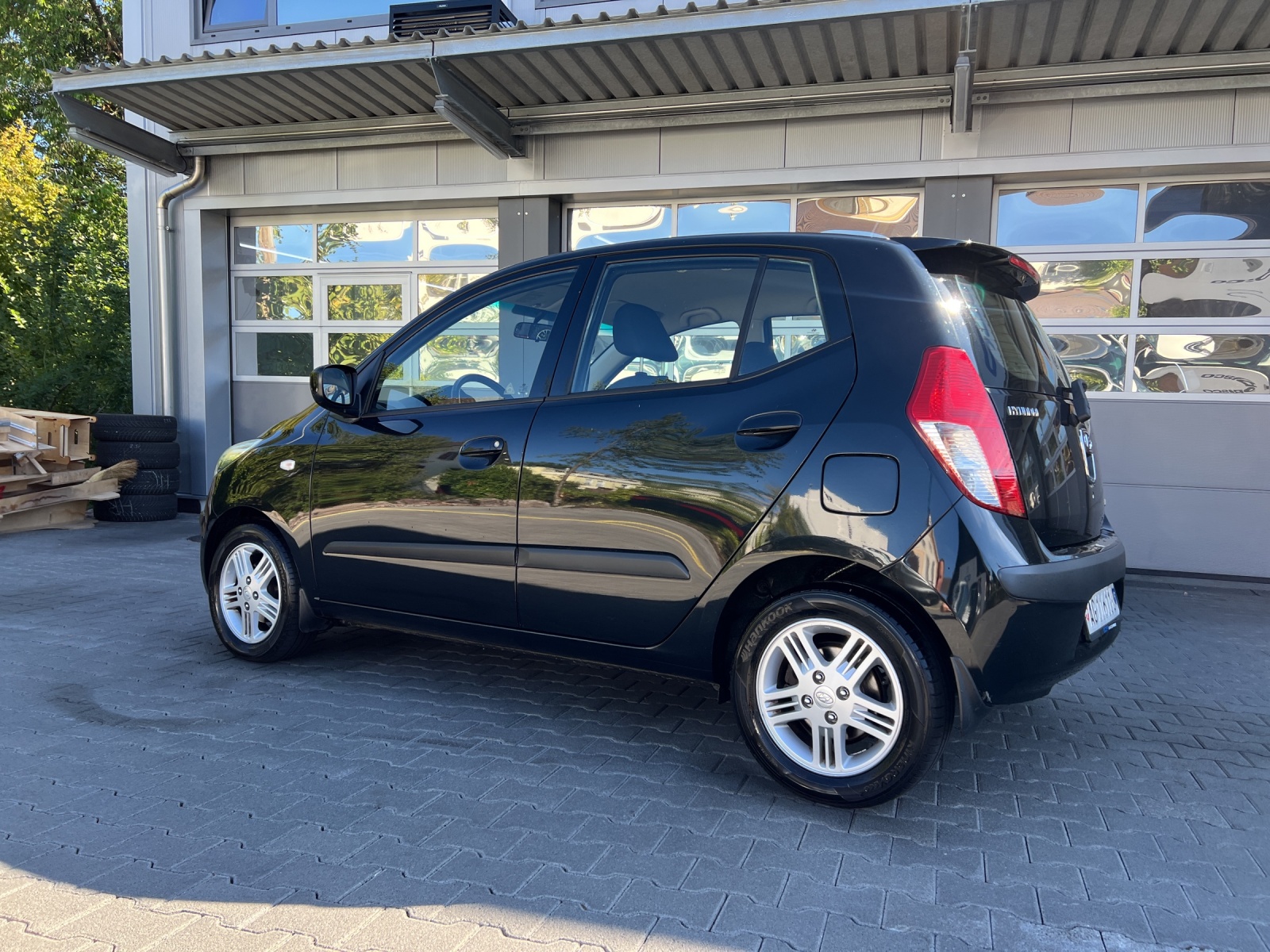HYUNDAI i10 1.2 Style Automatic-image-2