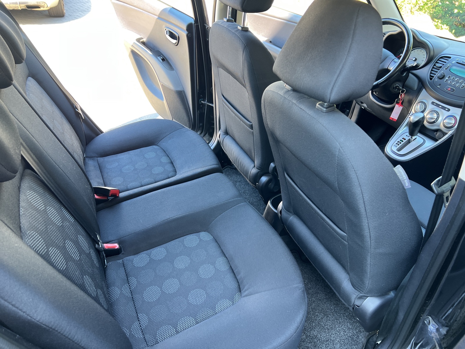 HYUNDAI i10 1.2 Style Automatic-image-7