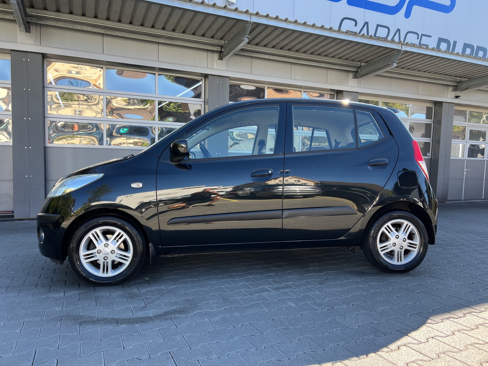 HYUNDAI i10 1.2 Style Automatic-image-1