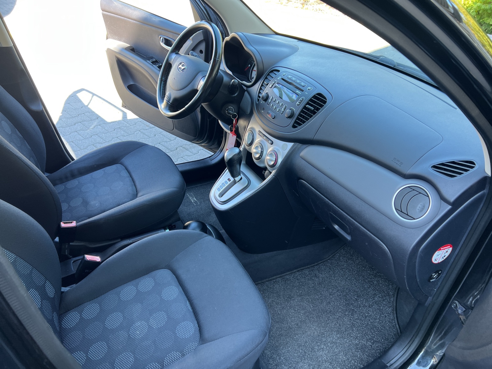 HYUNDAI i10 1.2 Style Automatic-image-6