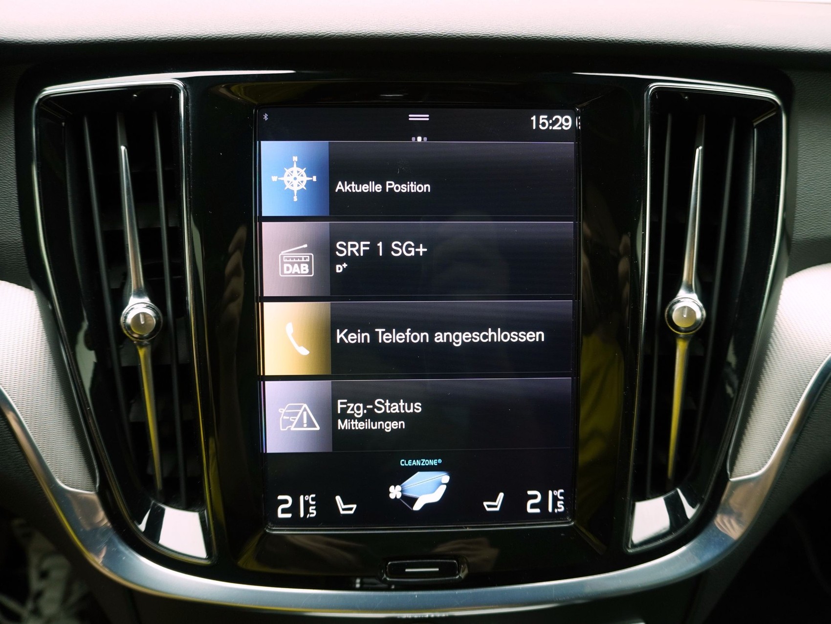 VOLVO V60 2.0 D4 R-Design AWD-image-16