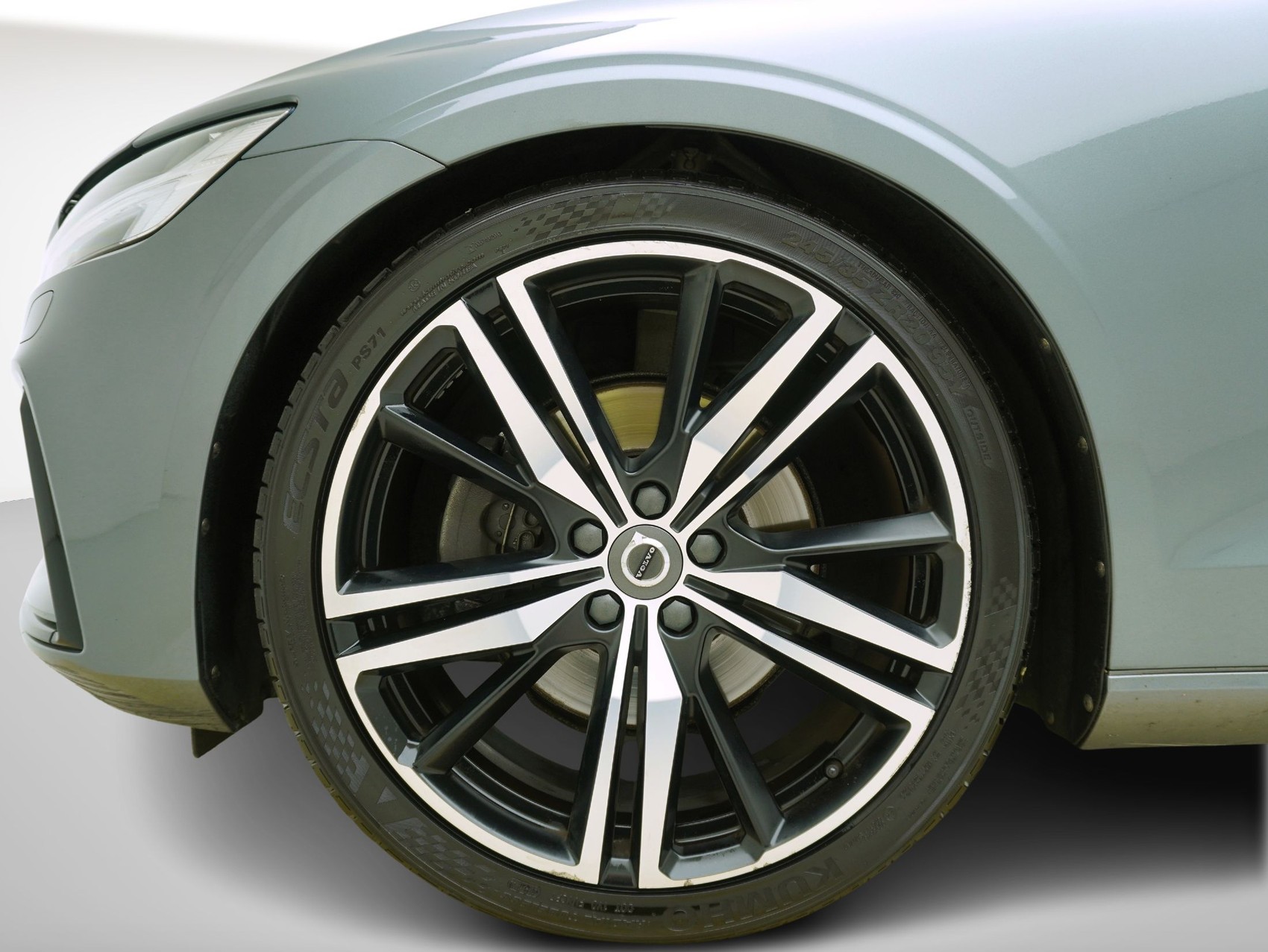 VOLVO V60 2.0 D4 R-Design AWD-image-6