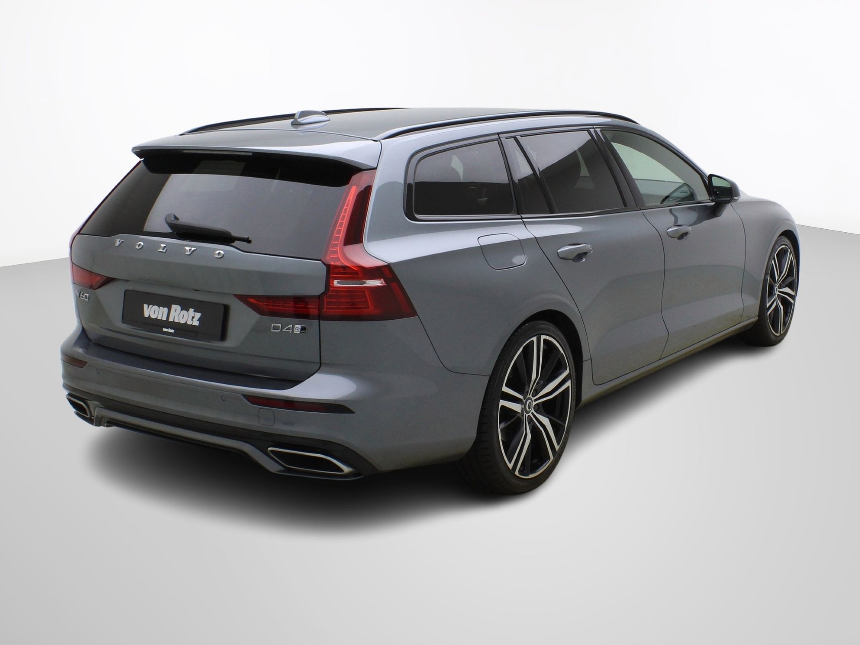 VOLVO V60 2.0 D4 R-Design AWD-image-4