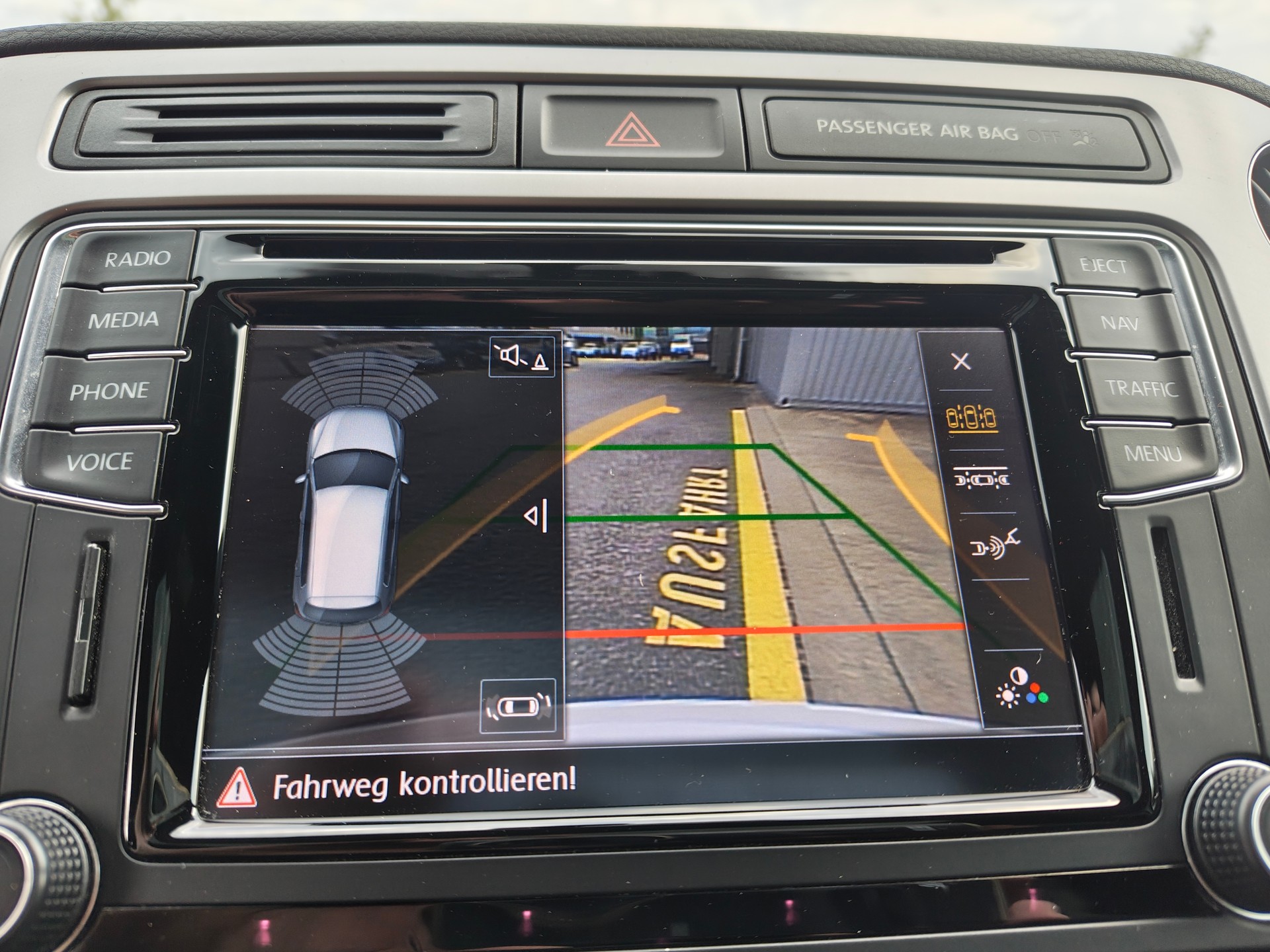 VW Tiguan 2.0 TDI Sport&Style 4Motion DSG-image-8
