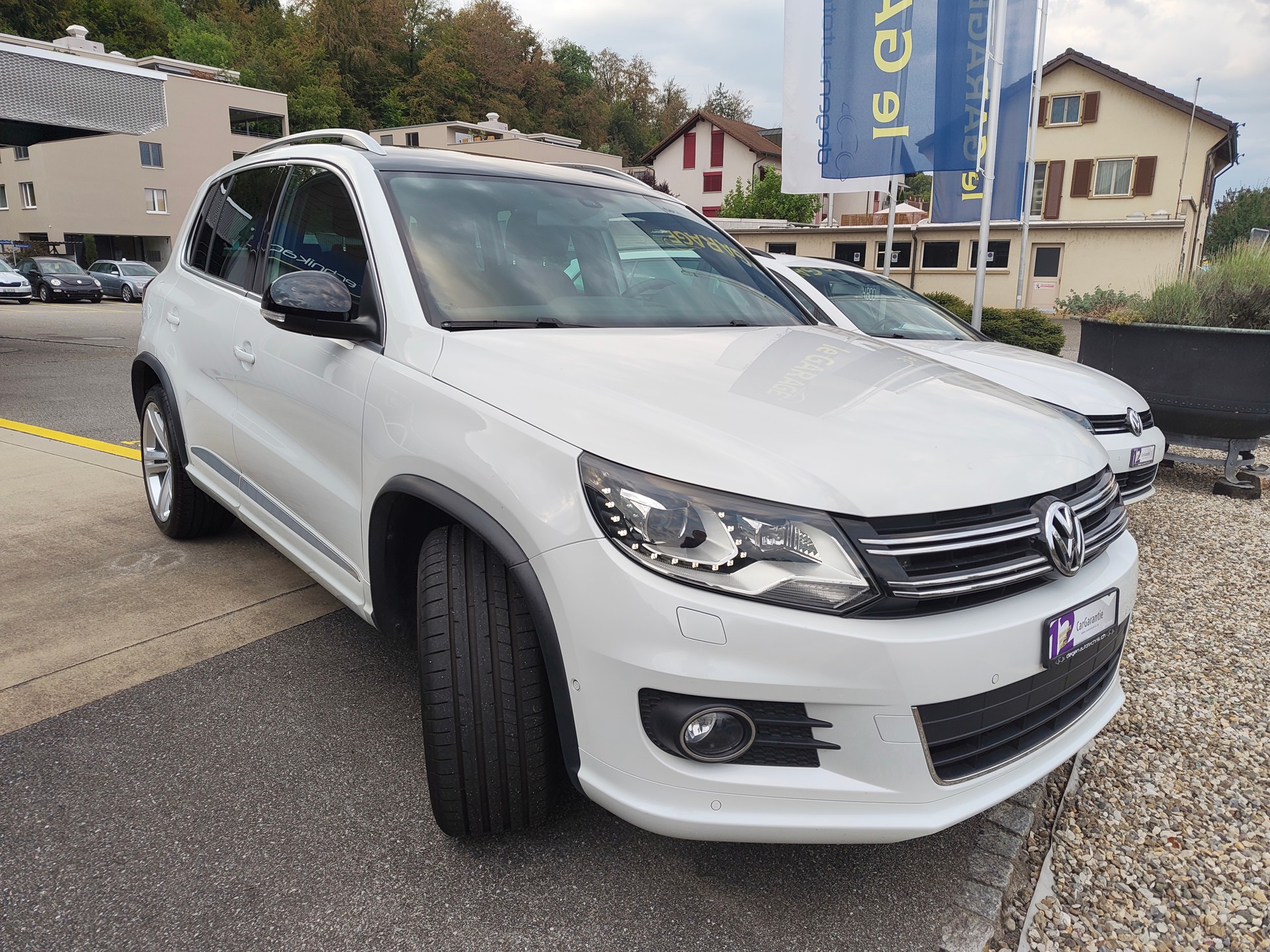 VW Tiguan 2.0 TDI Sport&Style 4Motion DSG-image-3