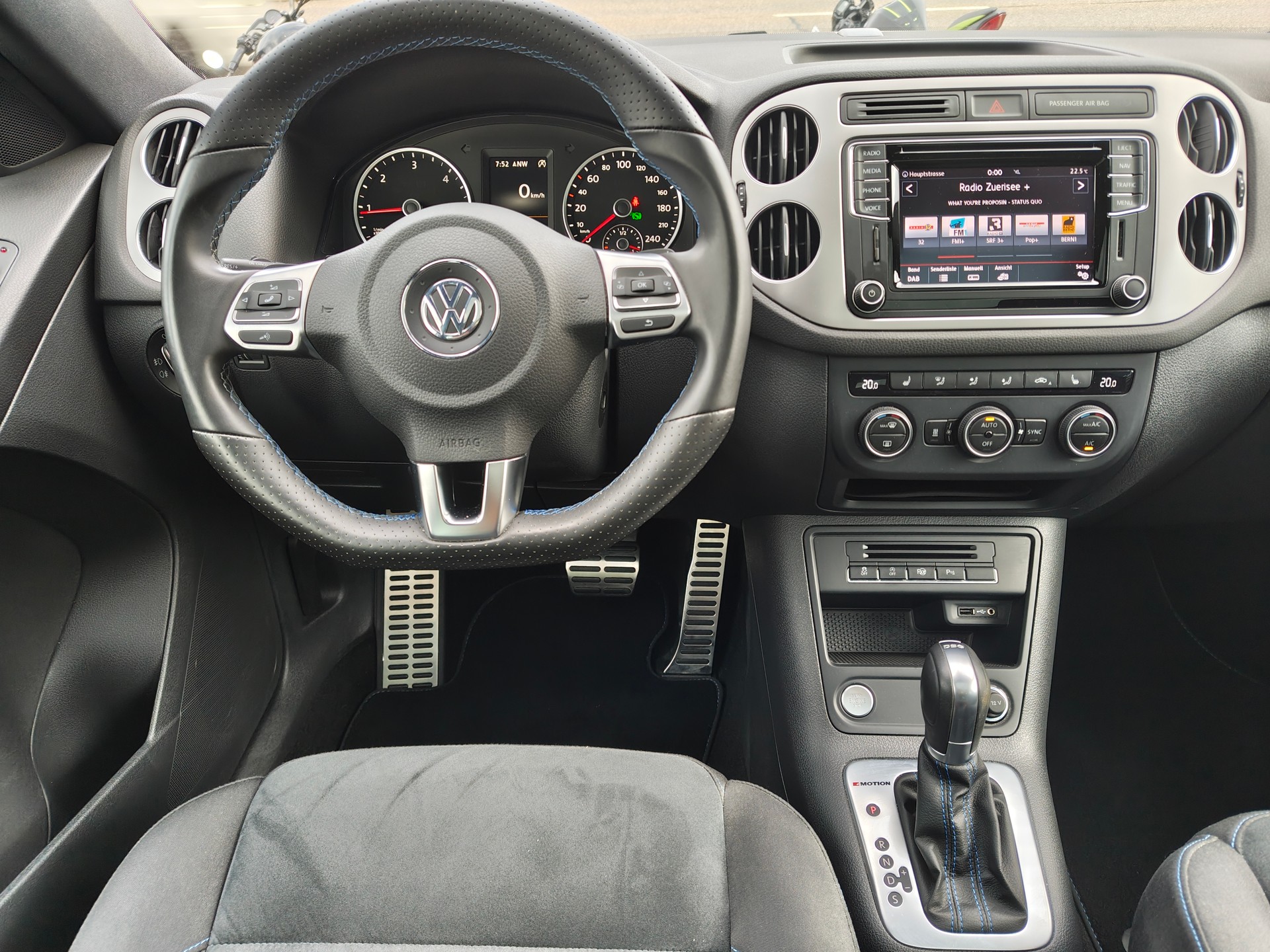 VW Tiguan 2.0 TDI Sport&Style 4Motion DSG-image-7