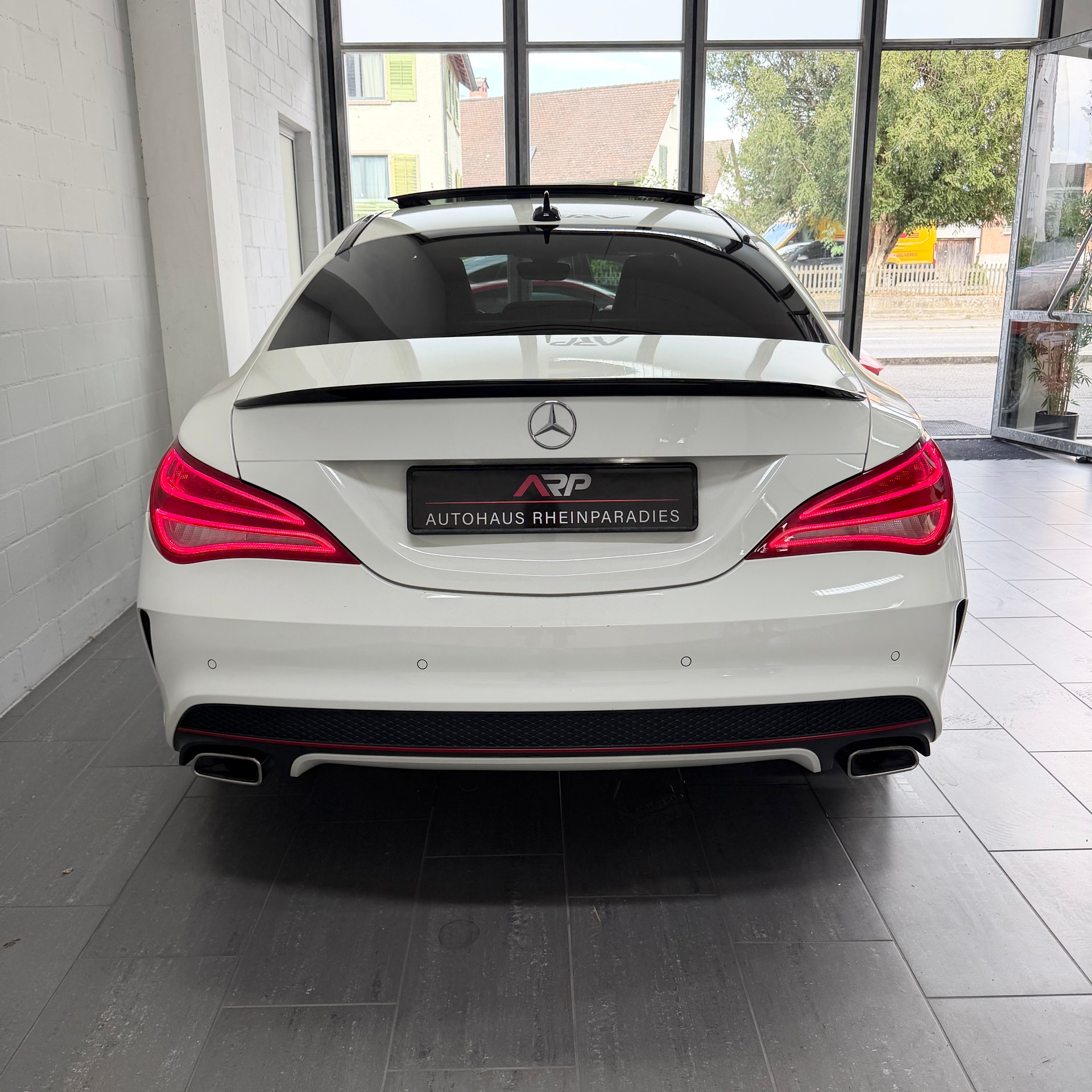 MERCEDES-BENZ CLA 250 Sport 7G-DCT AMG Line * 1.Hand * Keyless go/in * Schiebedach * RFK *-image-4