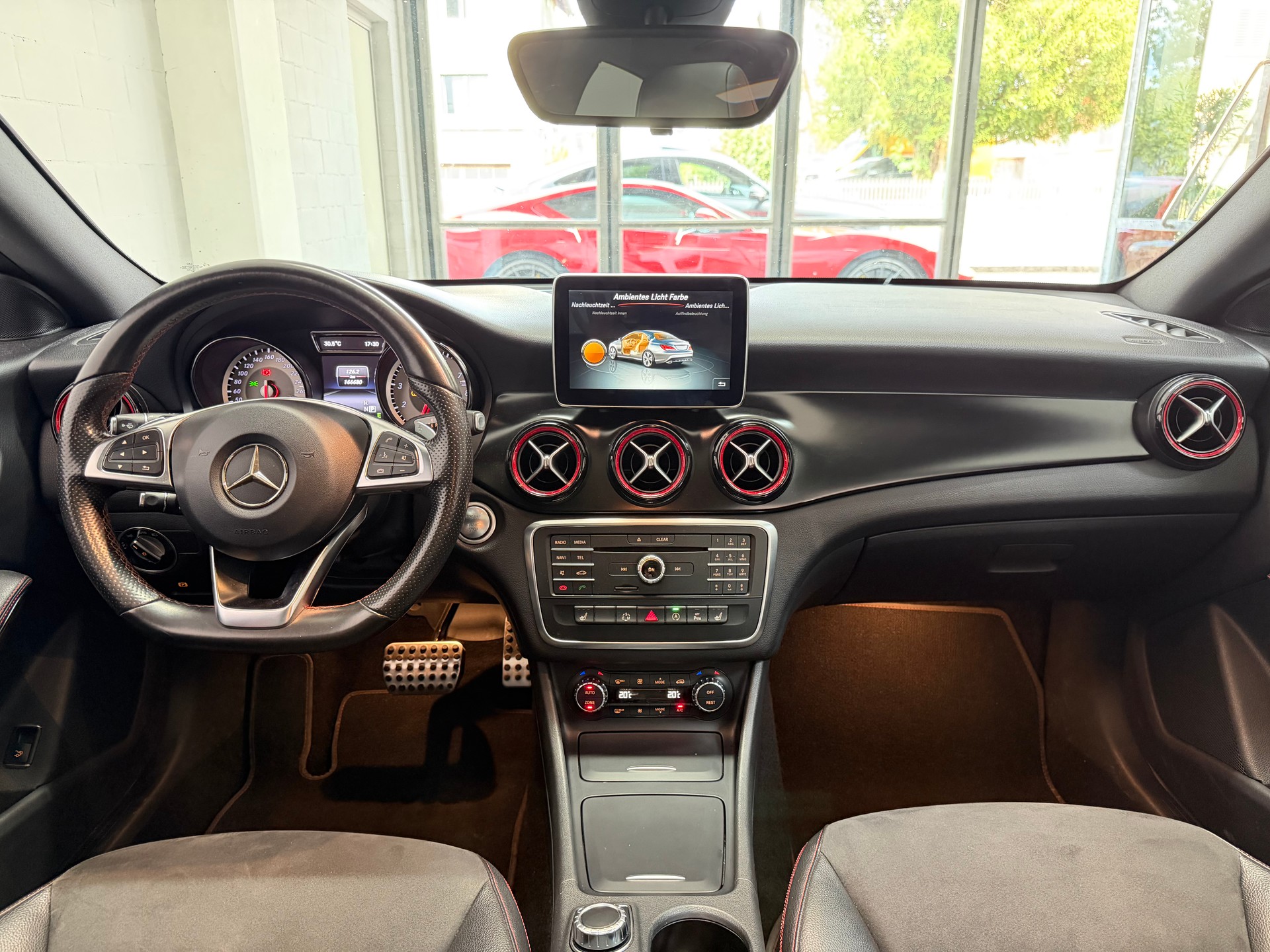 MERCEDES-BENZ CLA 250 Sport 7G-DCT AMG Line * 1.Hand * Keyless go/in * Schiebedach * RFK *-image-8