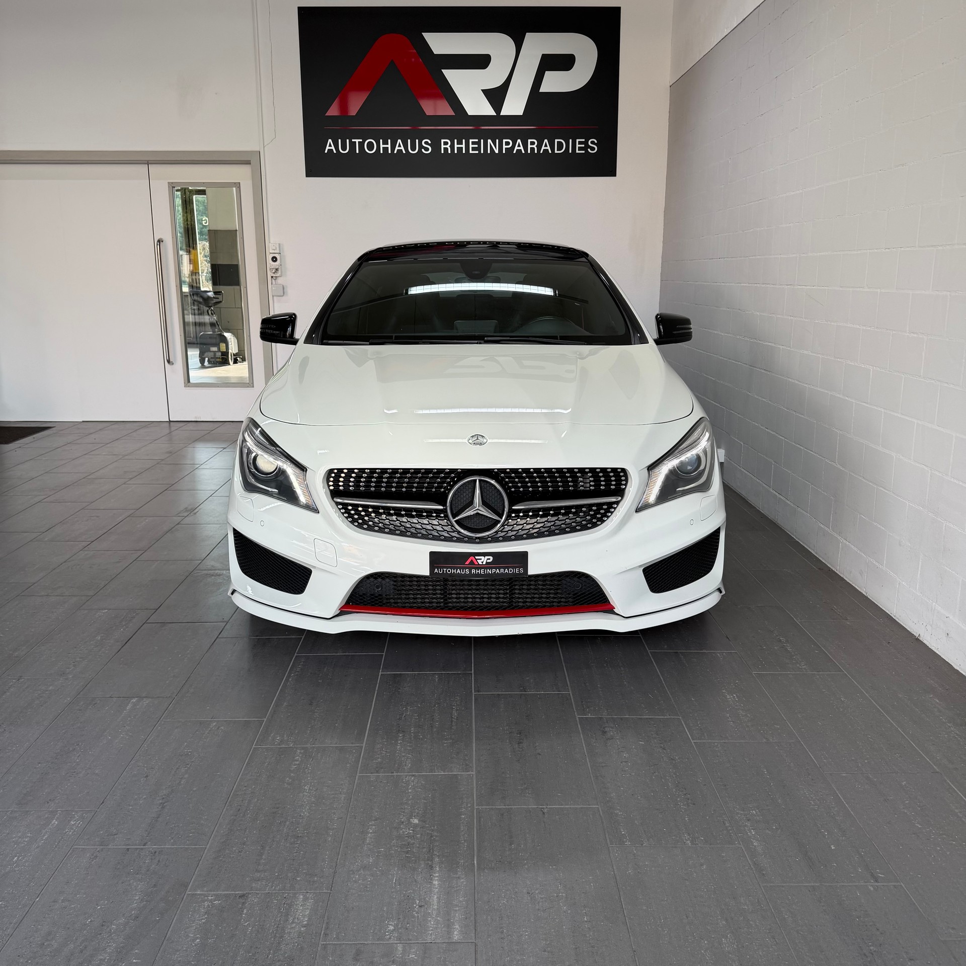 MERCEDES-BENZ CLA 250 Sport 7G-DCT AMG Line * 1.Hand * Keyless go/in * Schiebedach * RFK *-image-1