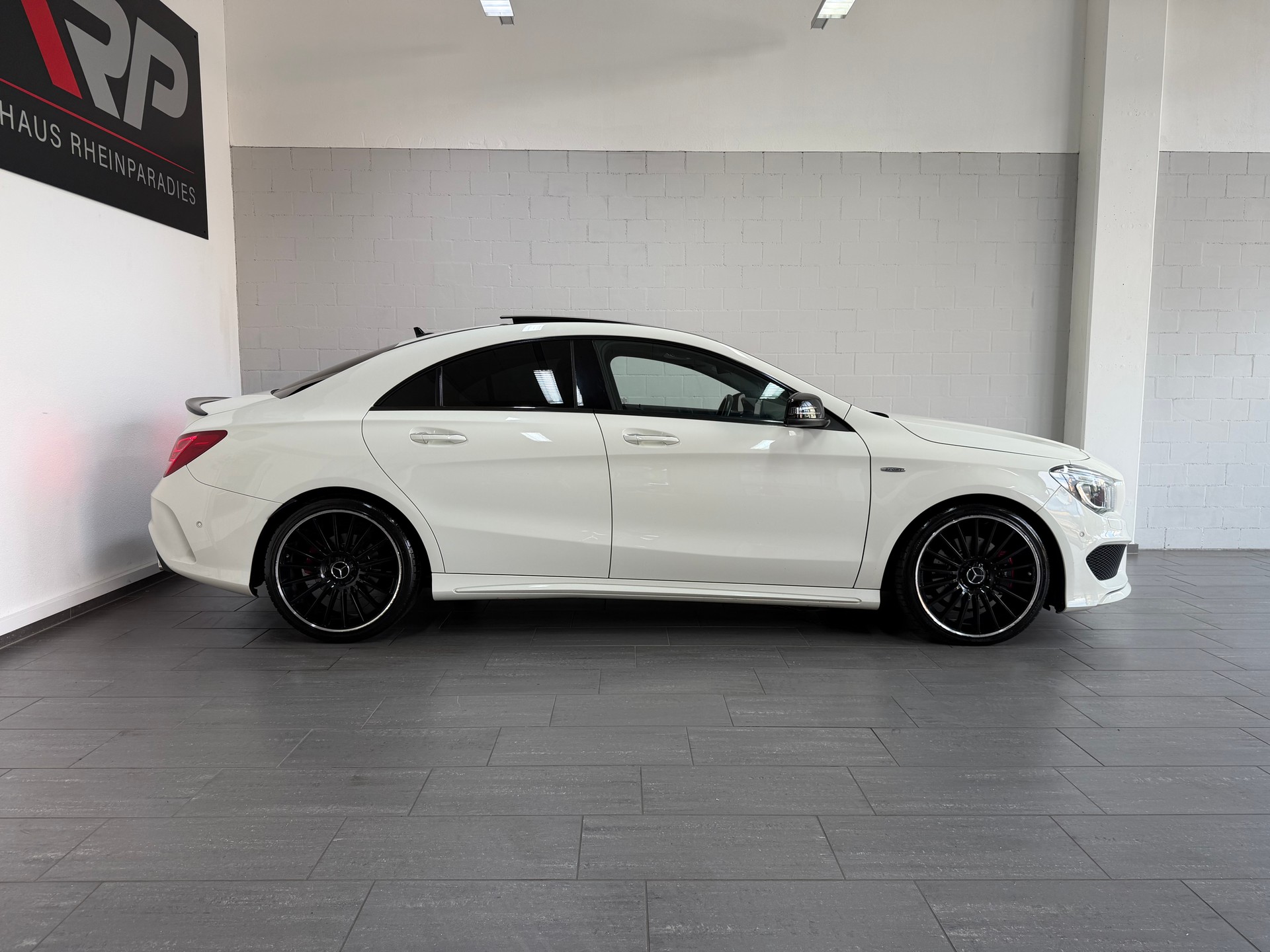 MERCEDES-BENZ CLA 250 Sport 7G-DCT AMG Line * 1.Hand * Keyless go/in * Schiebedach * RFK *-image-2