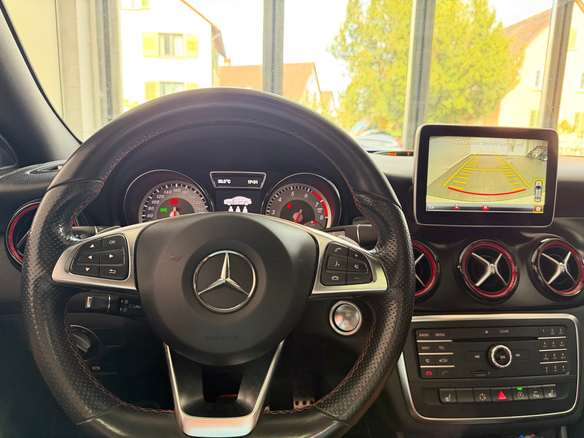 MERCEDES-BENZ CLA 250 Sport 7G-DCT AMG Line * 1.Hand * Keyless go/in * Schiebedach * RFK *-image-9