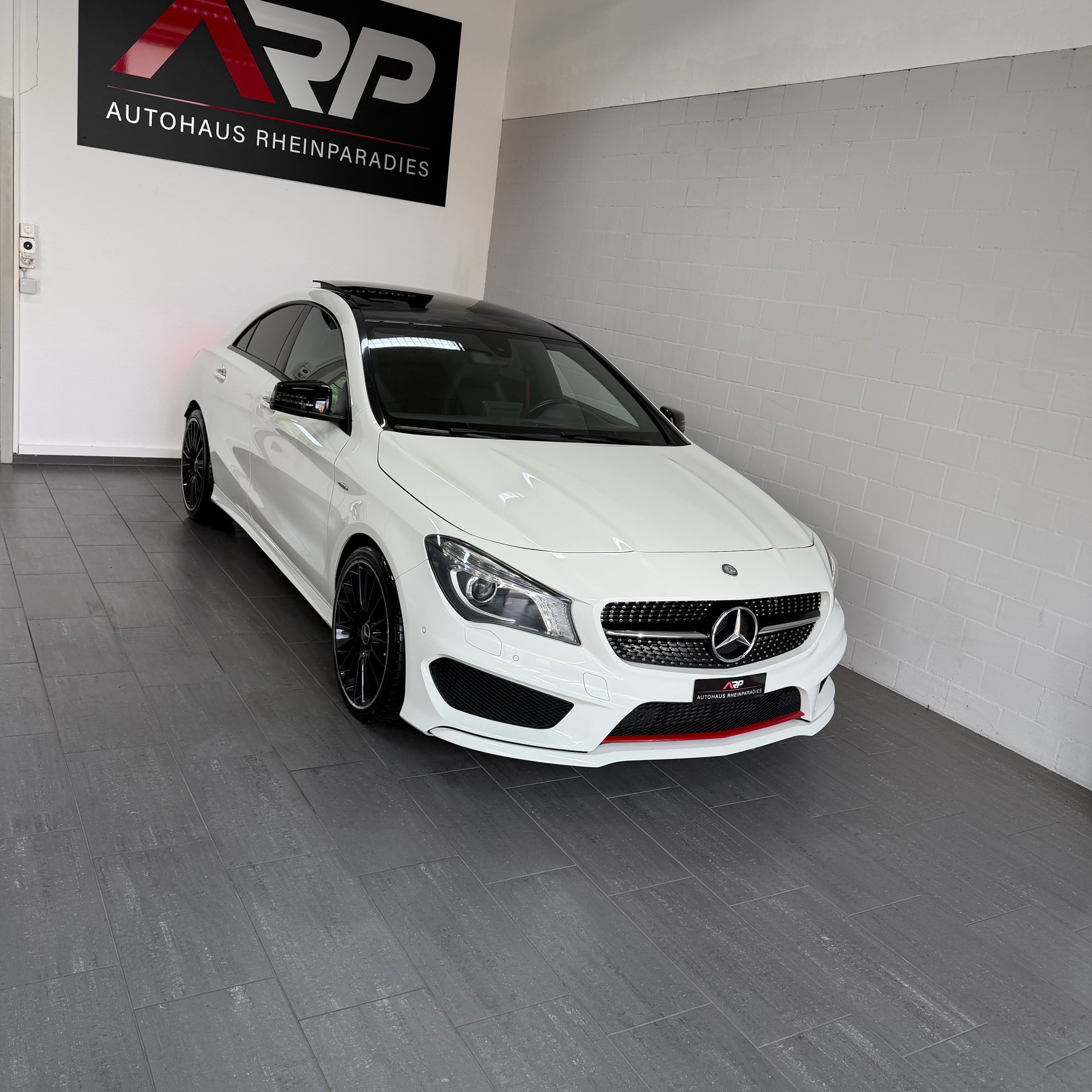 MERCEDES-BENZ CLA 250 Sport 7G-DCT AMG Line * 1.Hand * Keyless go/in * Schiebedach * RFK *-image-0