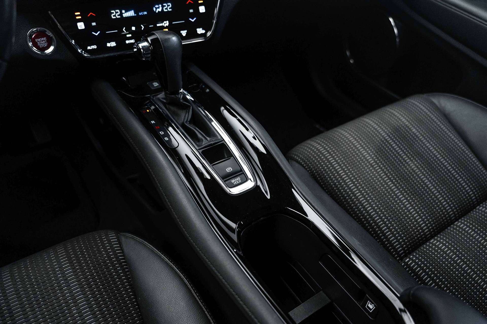 HONDA HR-V 1.5i-VTEC Executive CVT-image-30