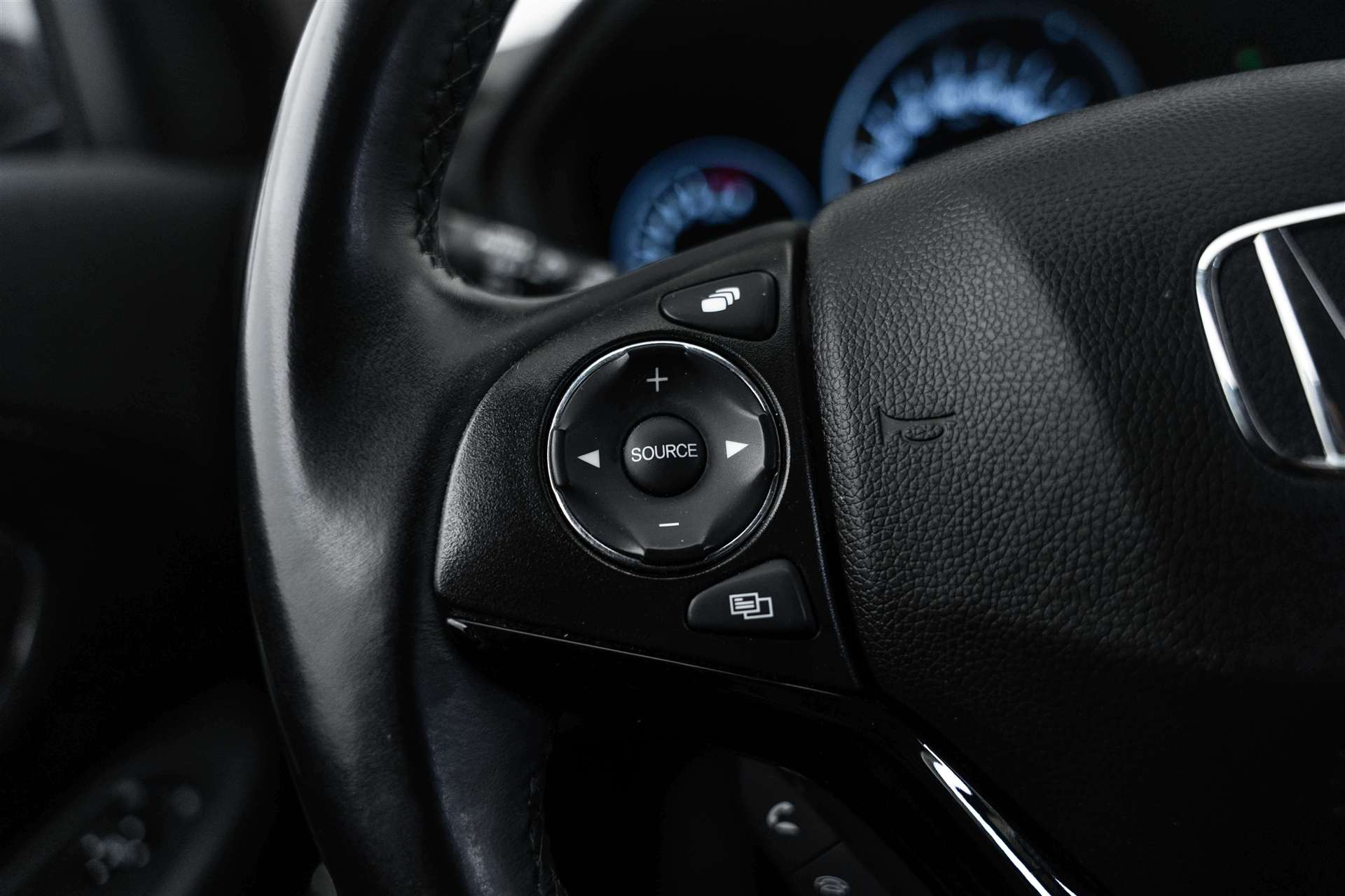 HONDA HR-V 1.5i-VTEC Executive CVT-image-14