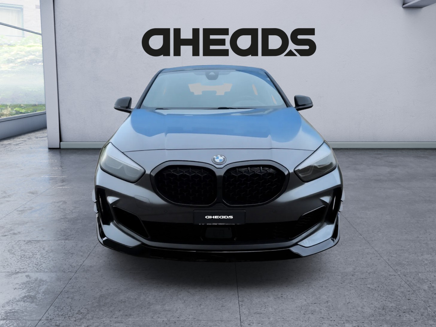 BMW M135i xDrive Steptronic-image-6