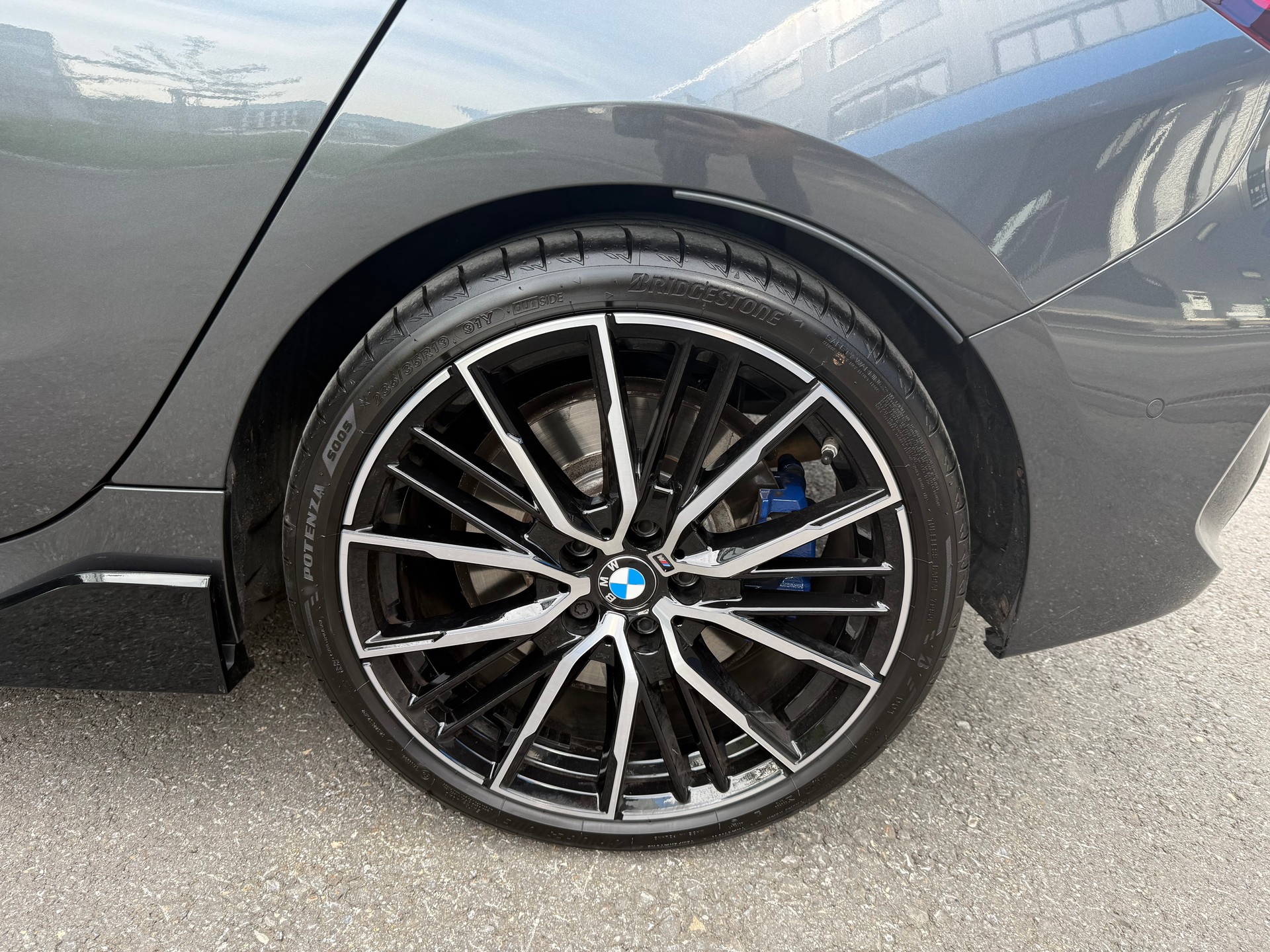BMW M135i xDrive Steptronic-image-17