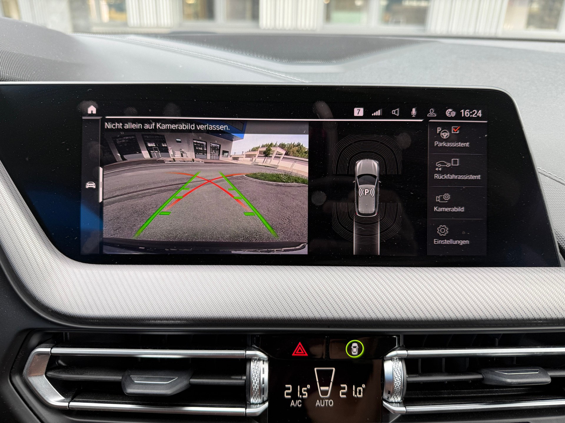 BMW M135i xDrive Steptronic-image-29