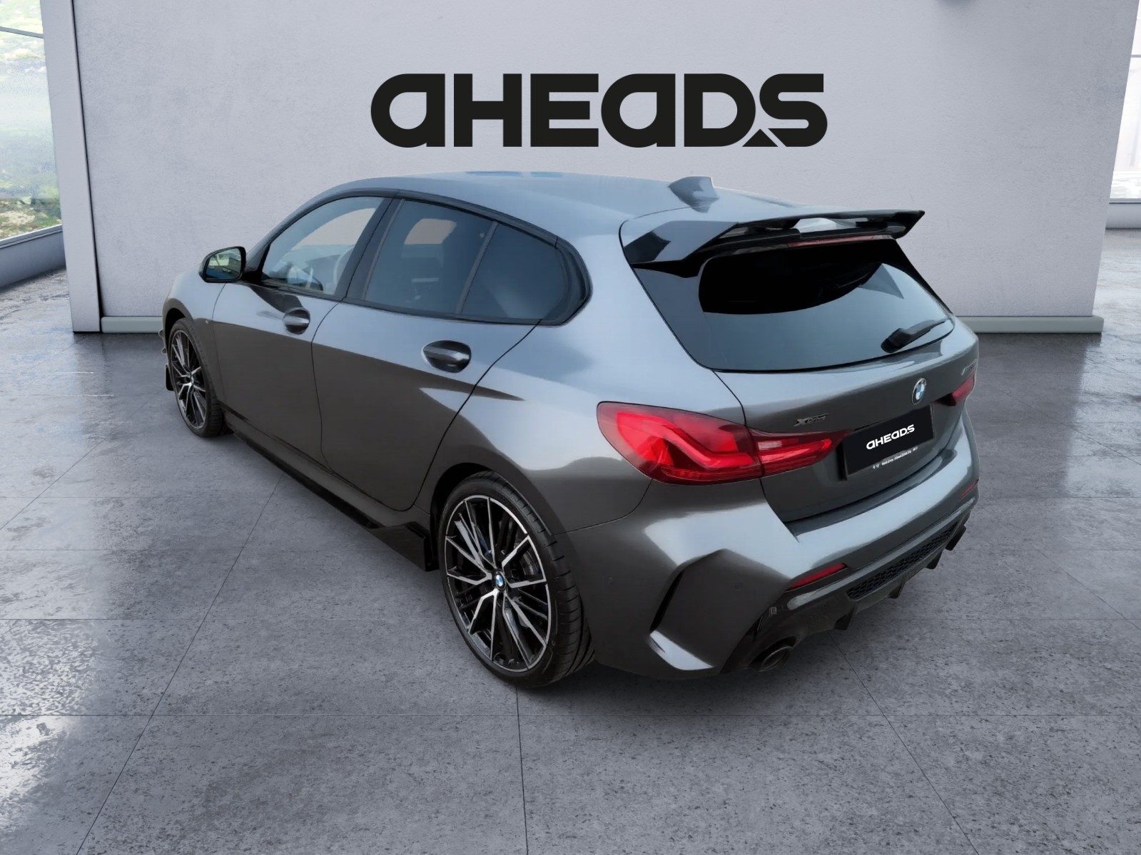 BMW M135i xDrive Steptronic-image-2