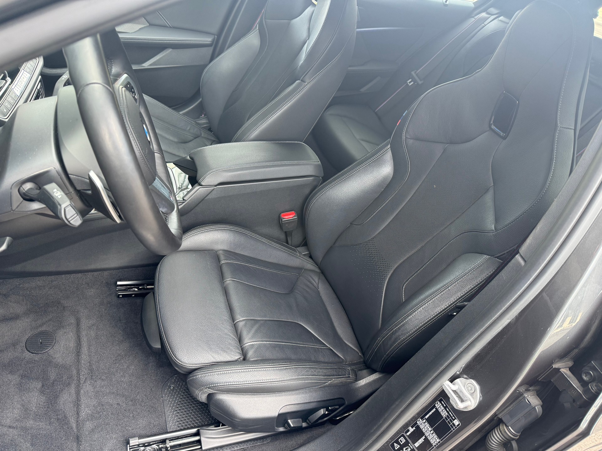 BMW M135i xDrive Steptronic-image-9