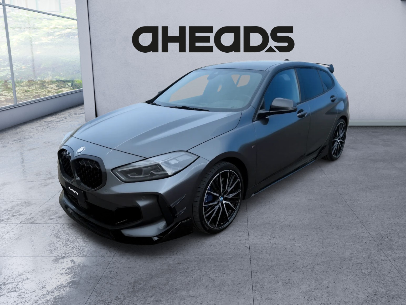 BMW M135i xDrive Steptronic-image-0