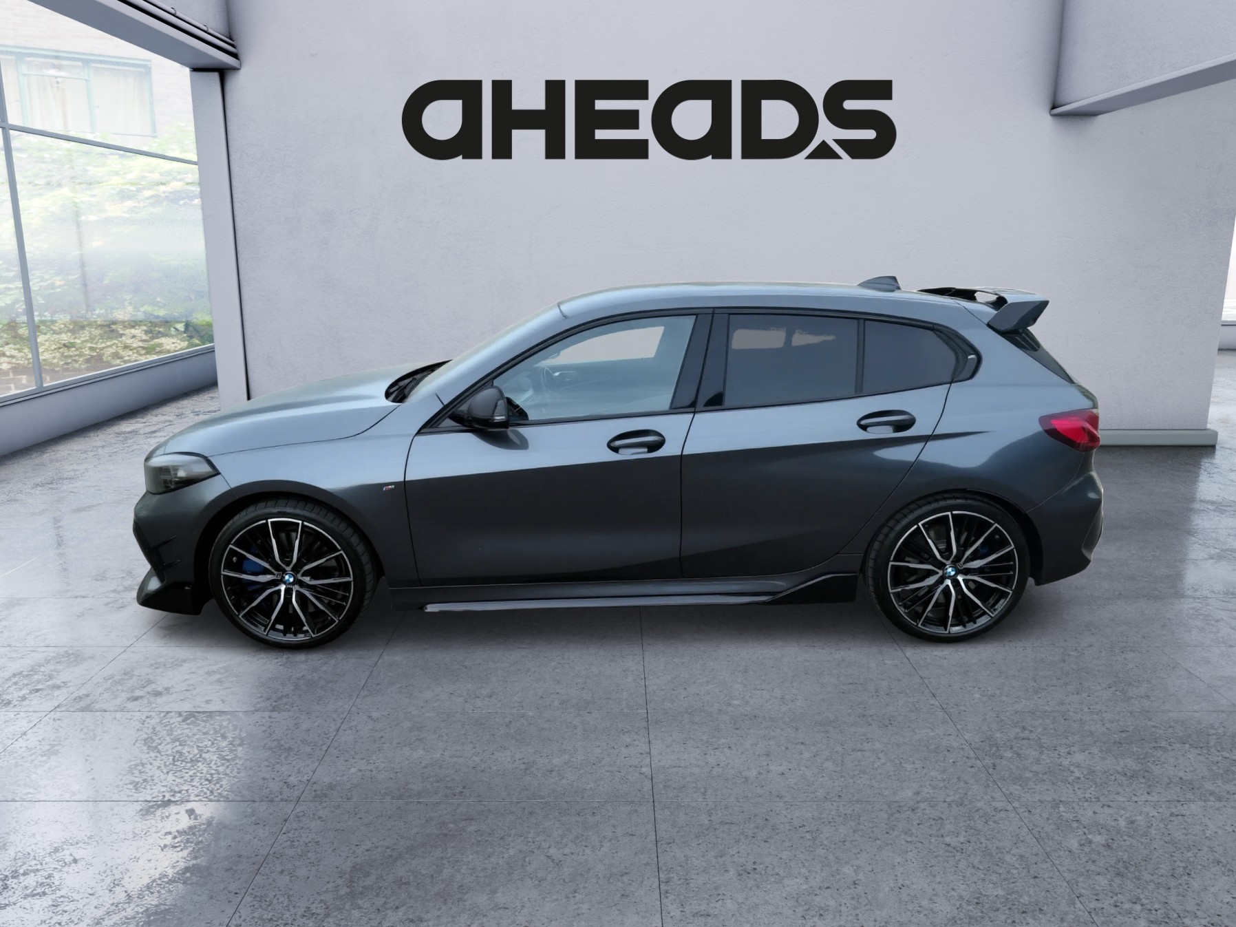BMW M135i xDrive Steptronic-image-7