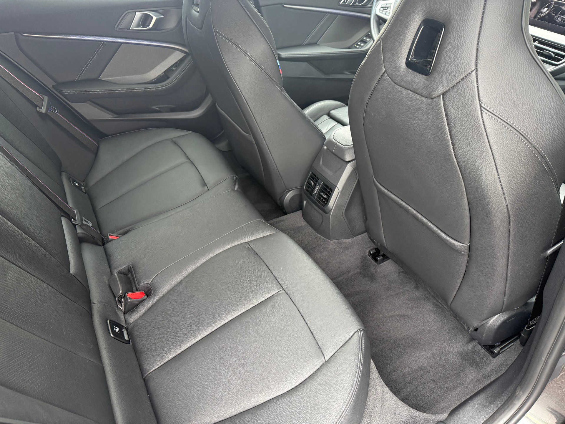 BMW M135i xDrive Steptronic-image-13