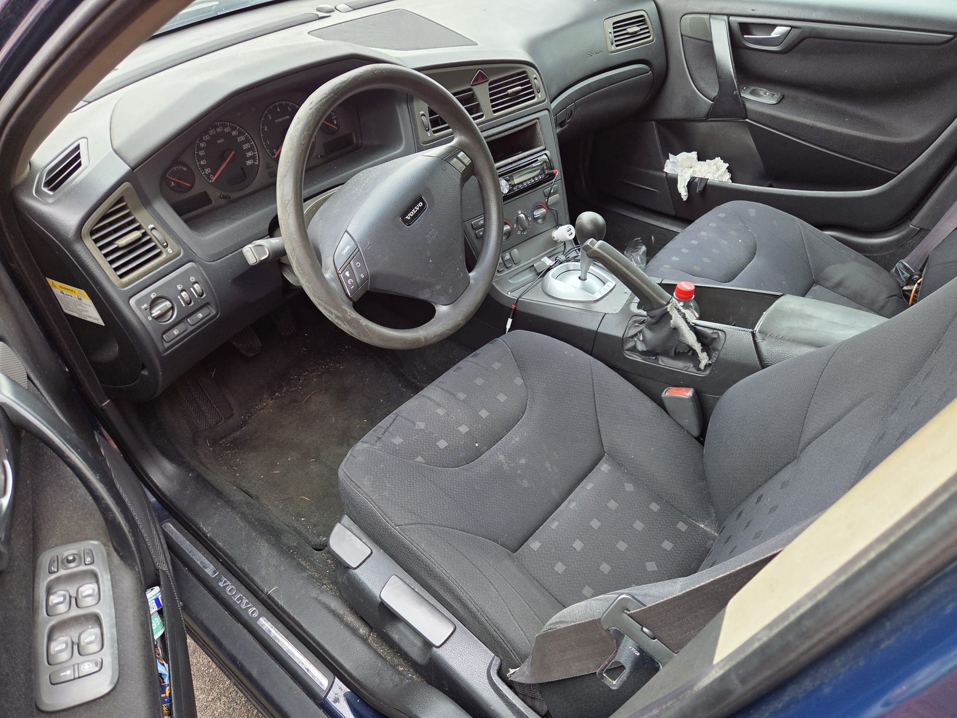 VOLVO S60 2.4T-image-4