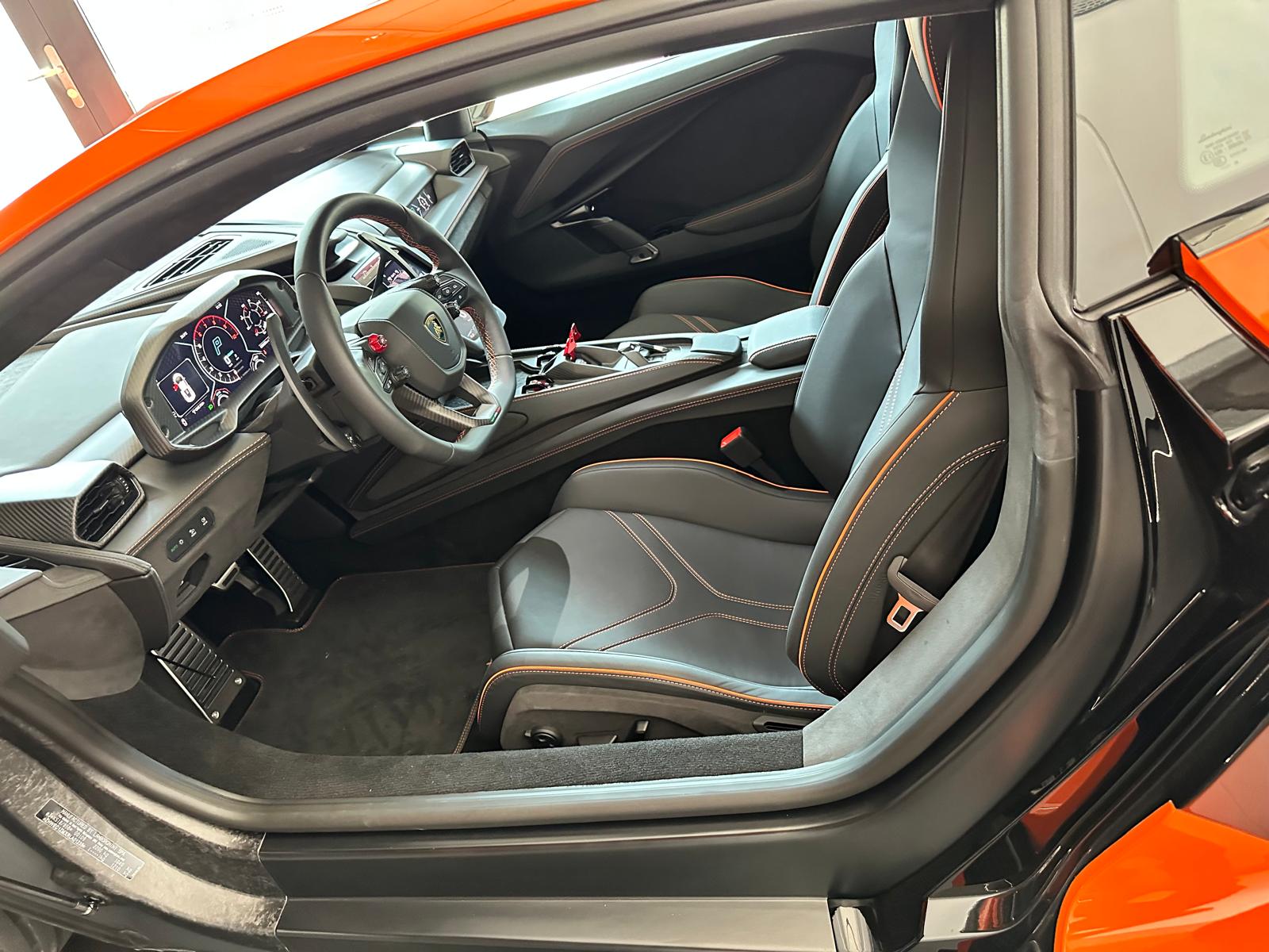 LAMBORGHINI REVUELTO-image-7