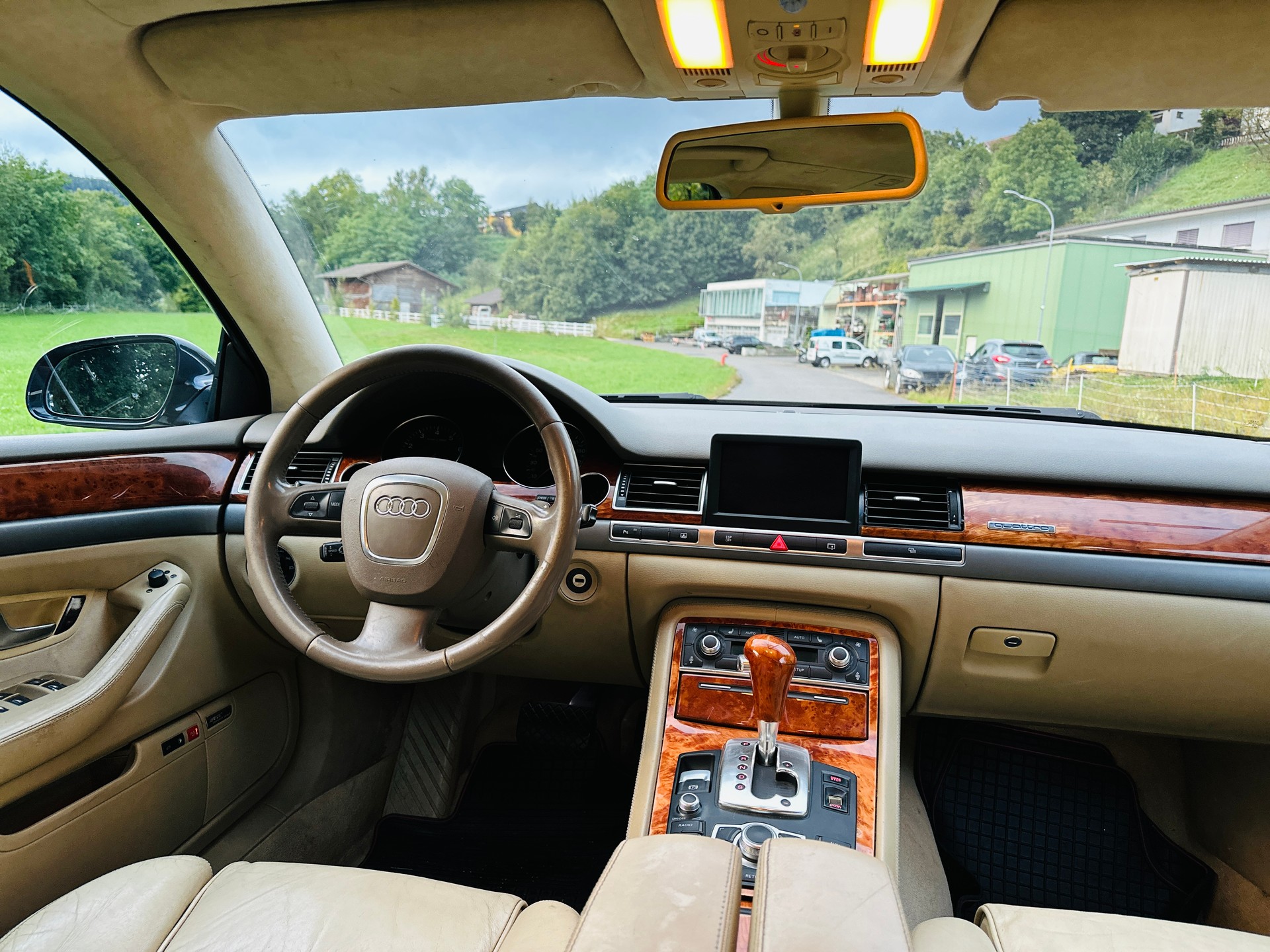 AUDI A8 4.2 FSI quattro tiptronic-image-10