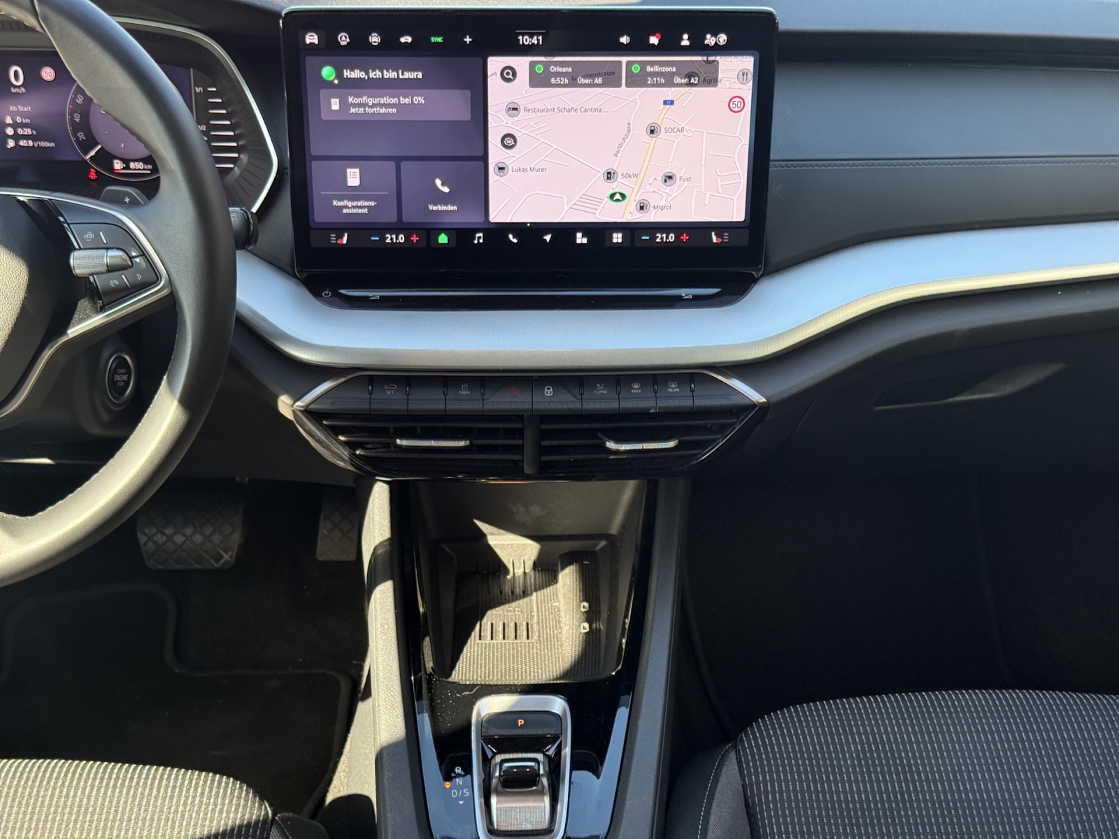 SKODA Octavia Combi 2.0 TDI DSG Selection-image-10