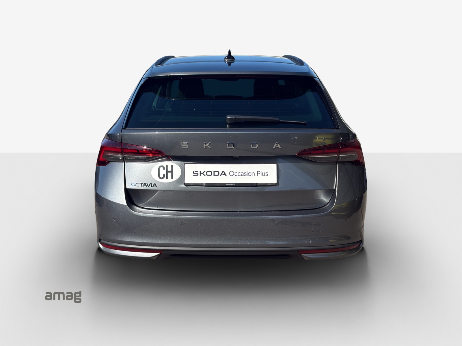 SKODA Octavia Combi 2.0 TDI DSG Selection-image-3