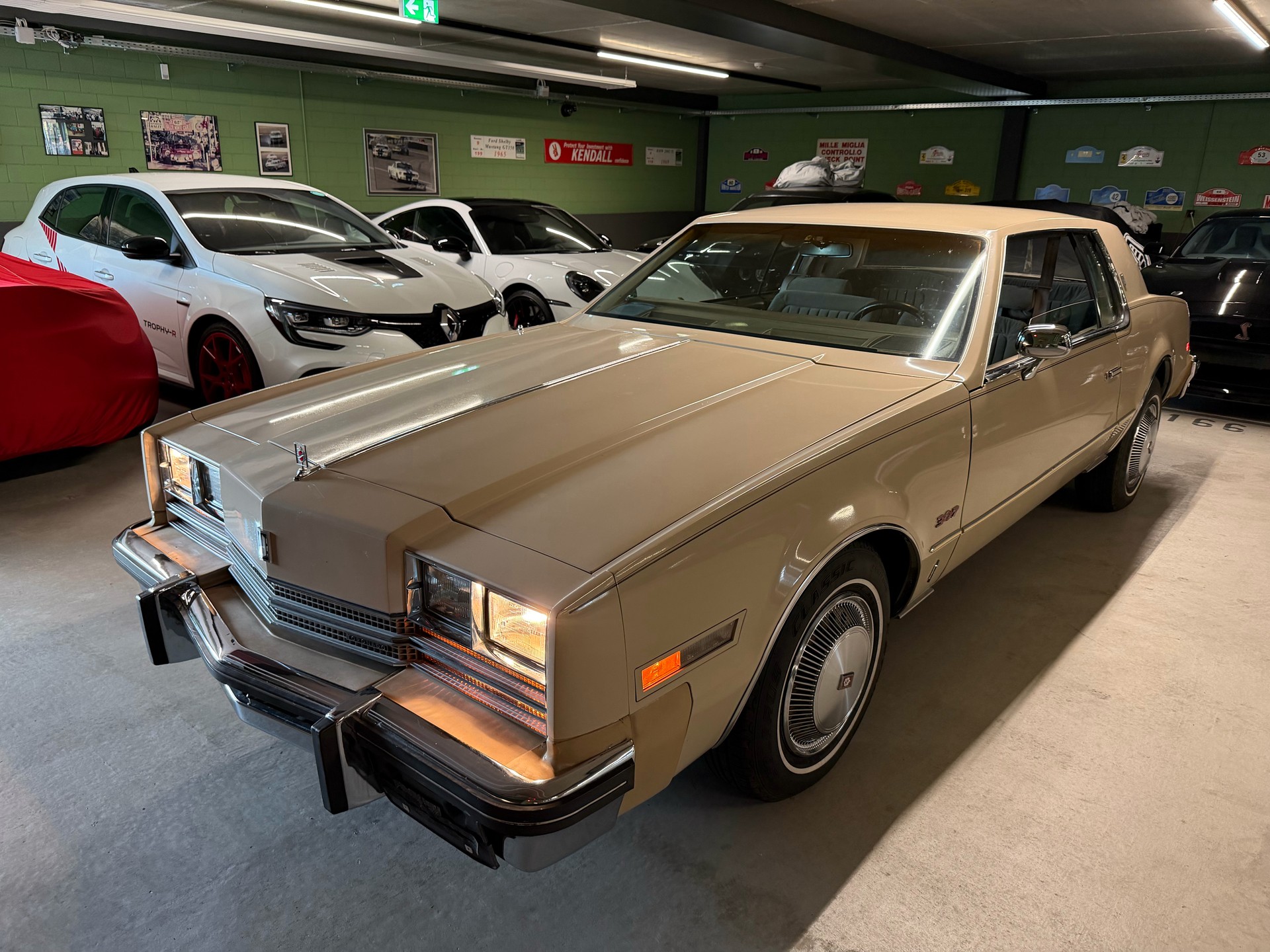 OLDSMOBILE Toronado - Erstlack - 1 Hand-image-0