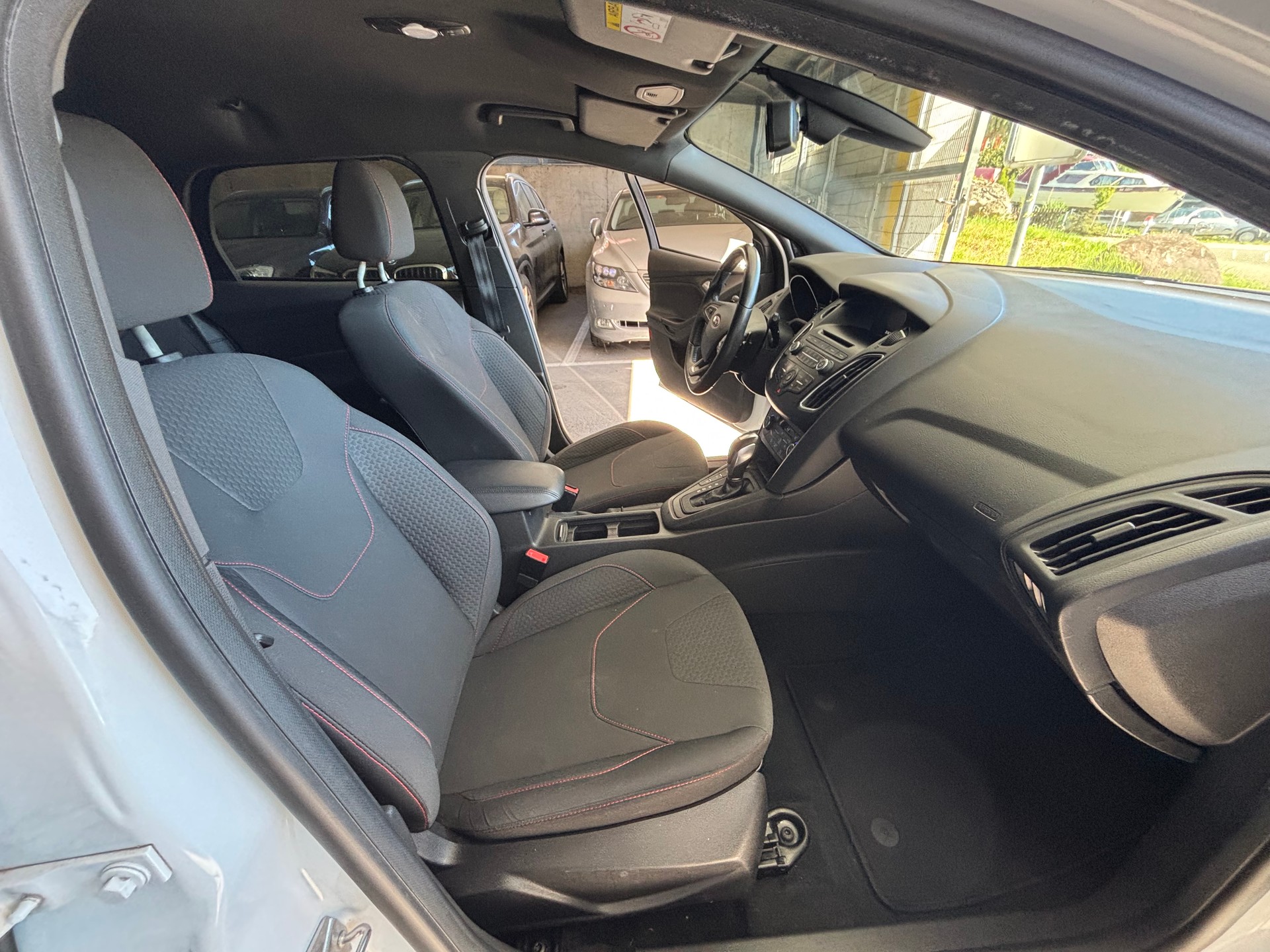FORD Focus 1.0 SCTi ST Line Automatic-image-10