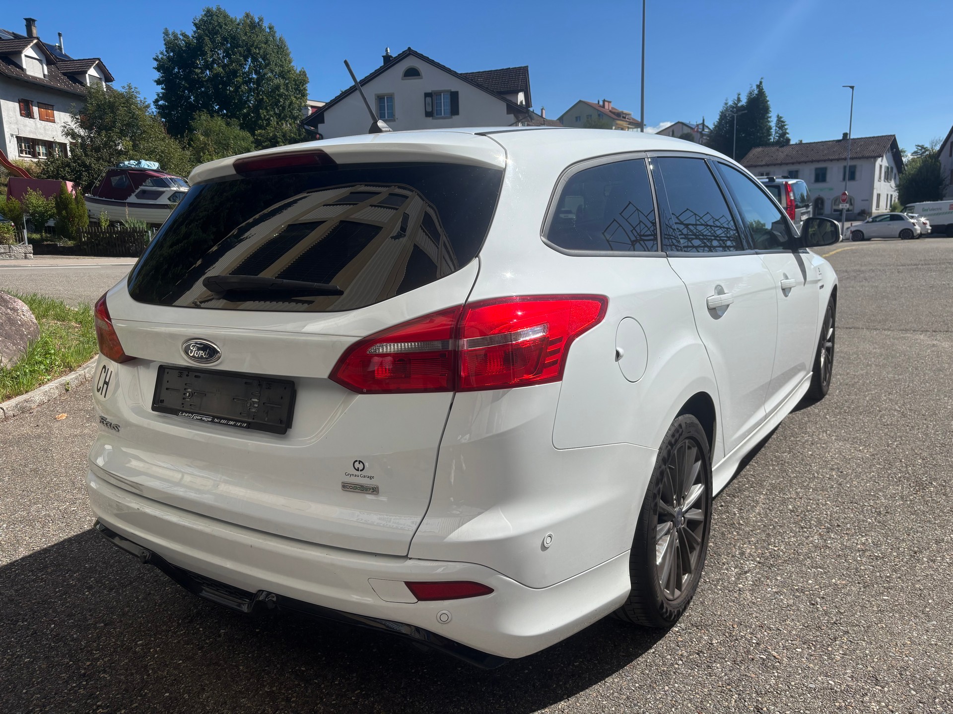FORD Focus 1.0 SCTi ST Line Automatic-image-3