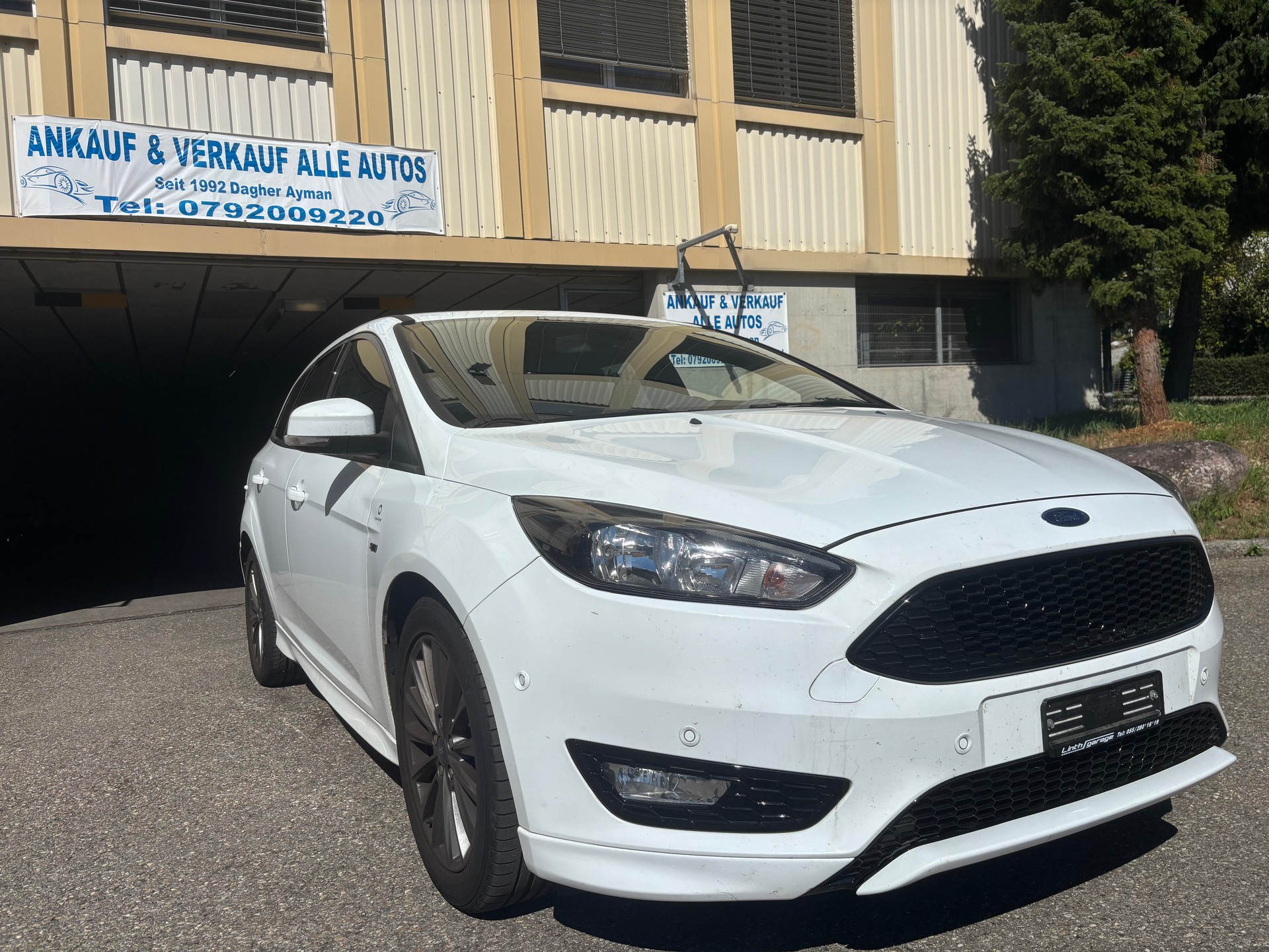 FORD Focus 1.0 SCTi ST Line Automatic-image-1