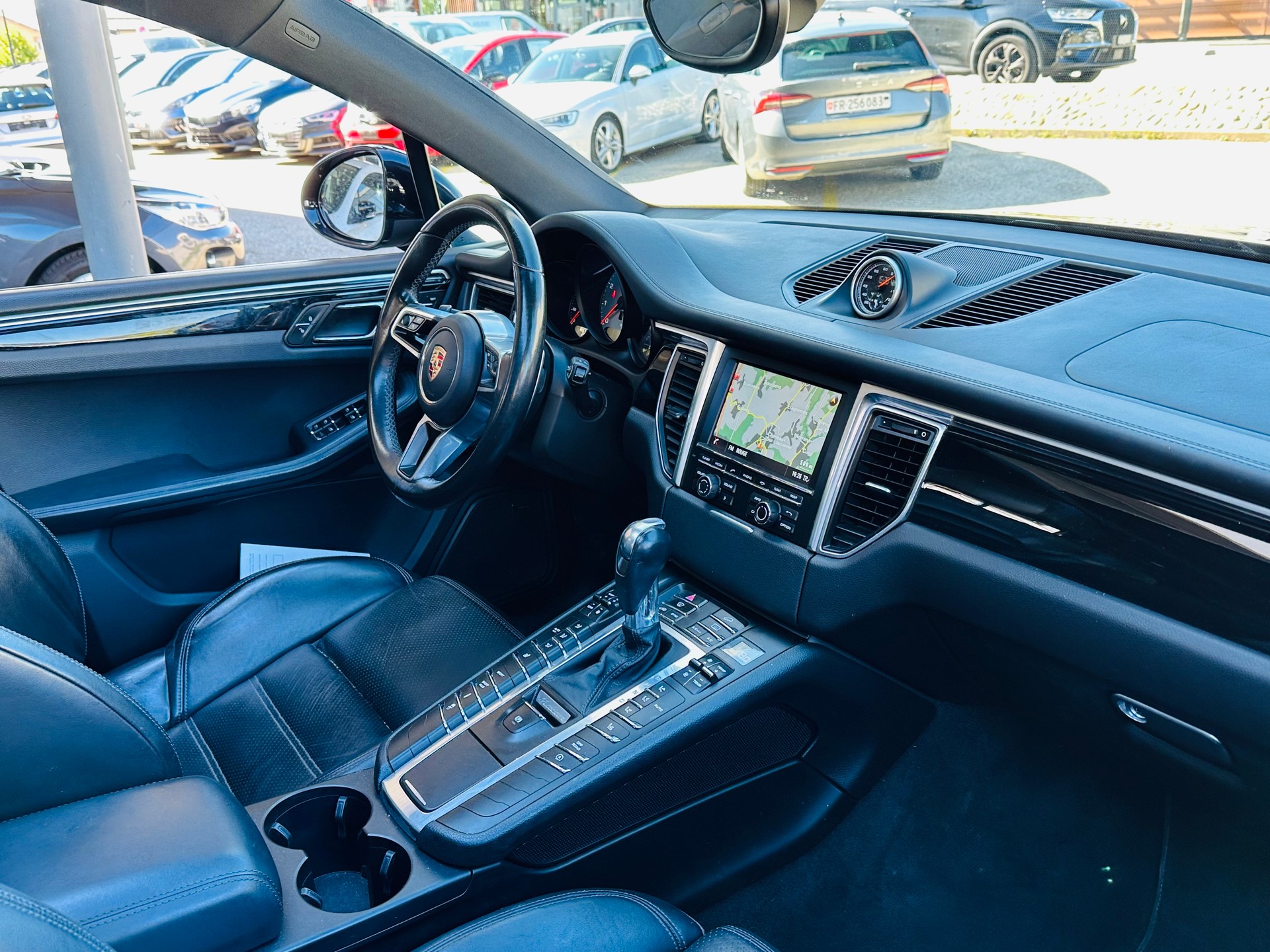PORSCHE Macan S PDK-image-11
