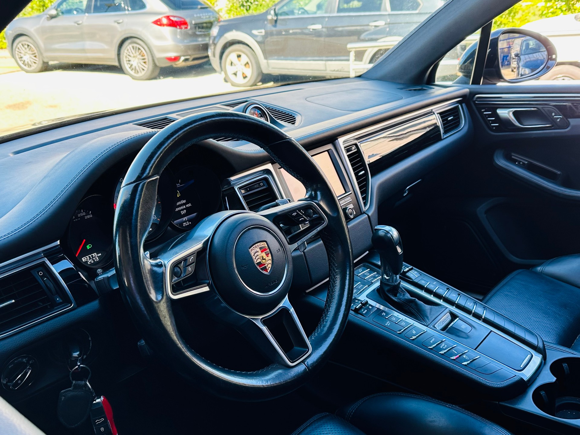PORSCHE Macan S PDK-image-13